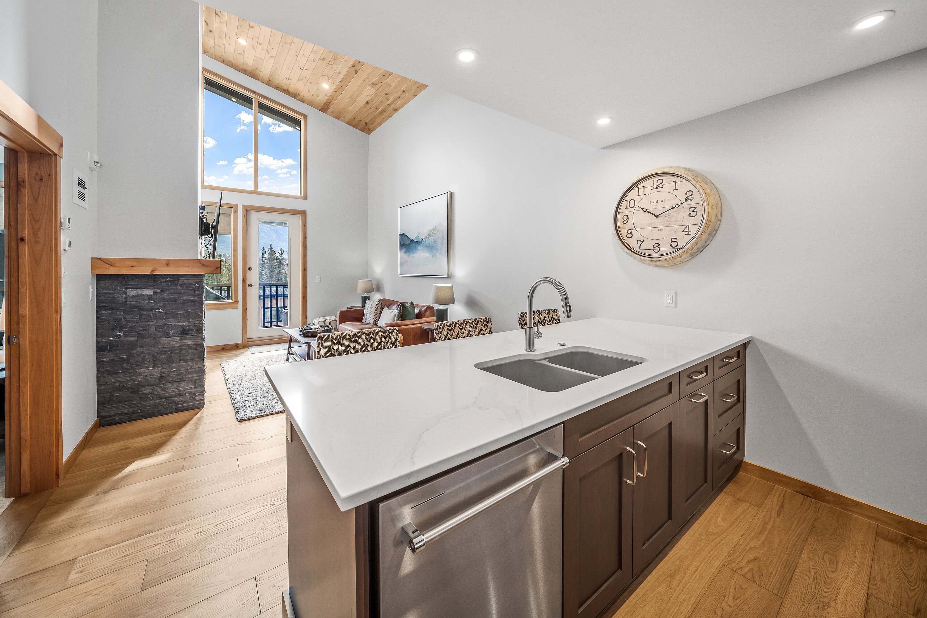  Top Floor STR in Spring Creek - 物件實景