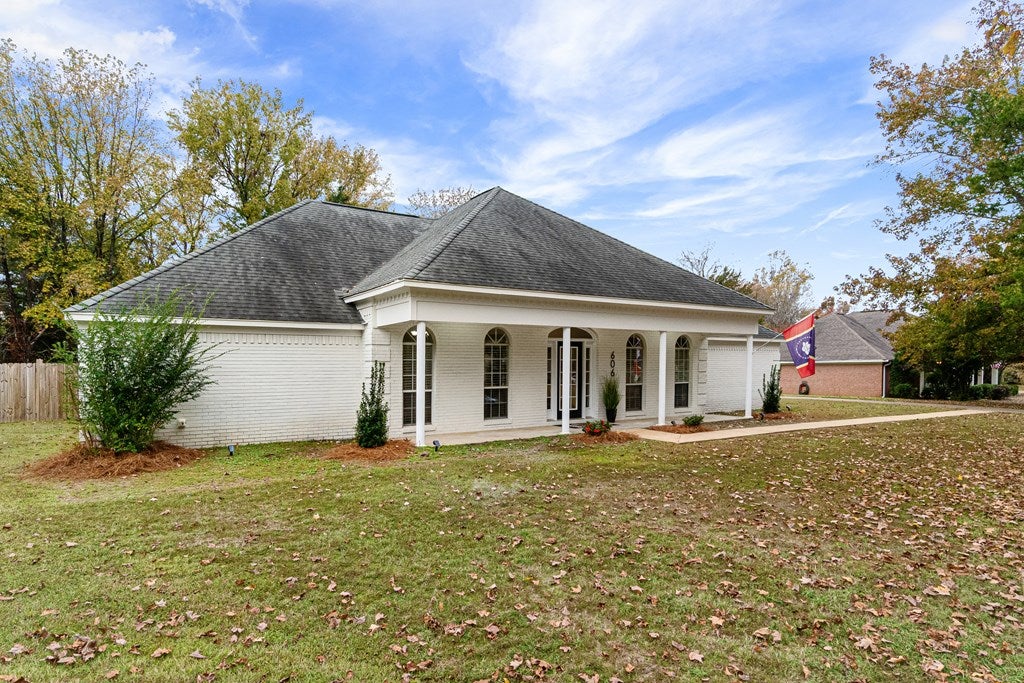 OXFORD, Mississippi, 38655, United States, 4 Bedrooms Bedrooms, ,3 BathroomsBathrooms,Residential,For Sale,1991795