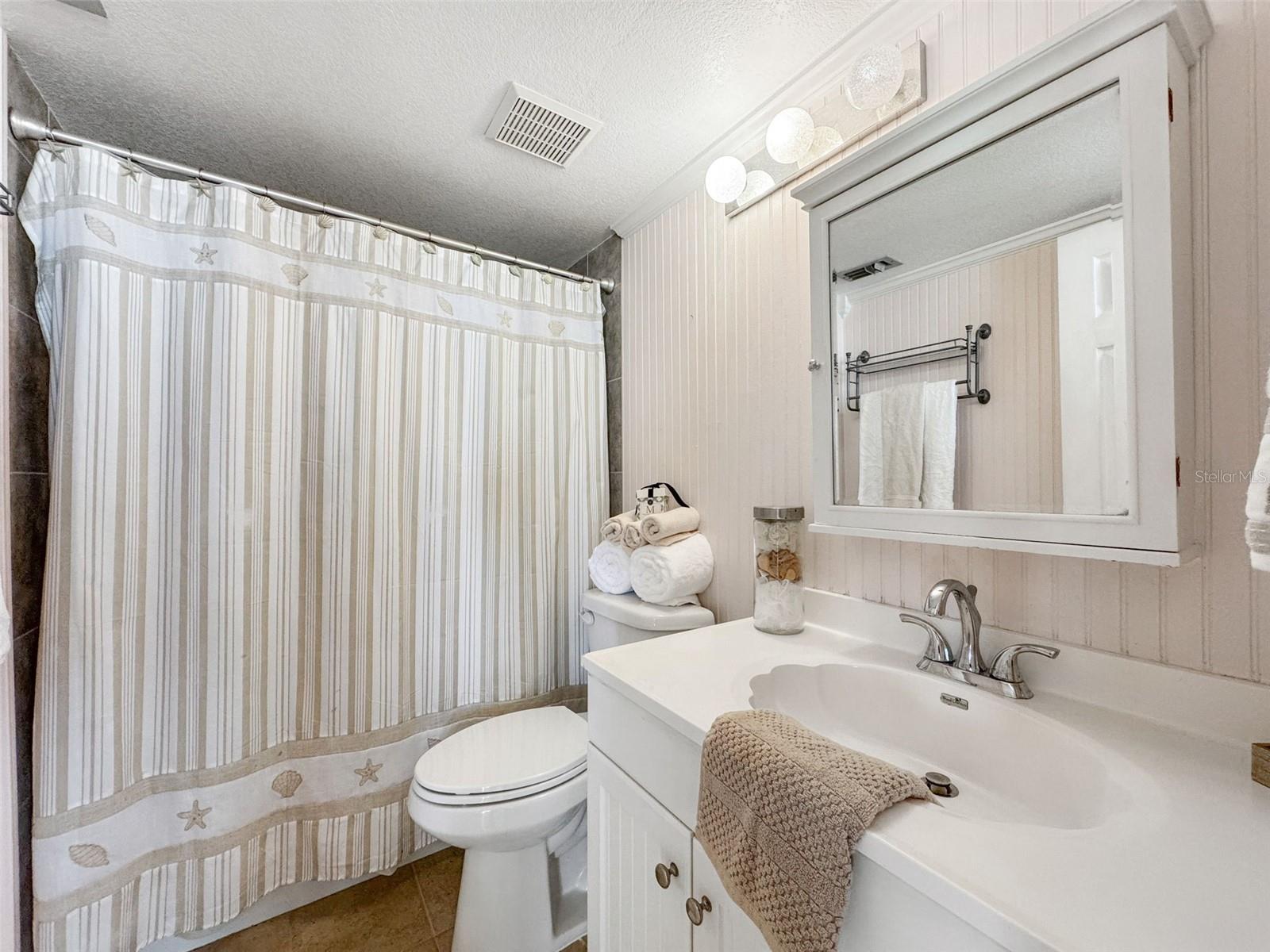 Redington Shores, Florida, 33708, United States, 2 Bedrooms Bedrooms, ,2 BathroomsBathrooms,Residential,For Sale,1979390