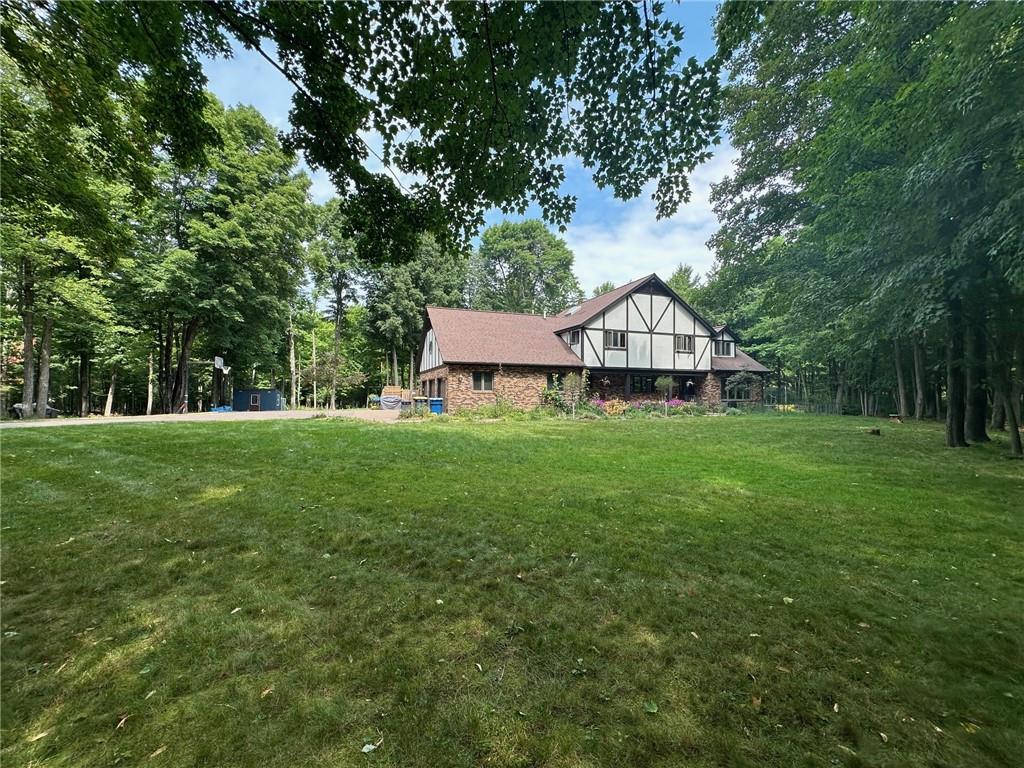 Ashland, Wisconsin, 54806, United States, 6 Bedrooms Bedrooms, ,4 BathroomsBathrooms,Residential,For Sale,1919856