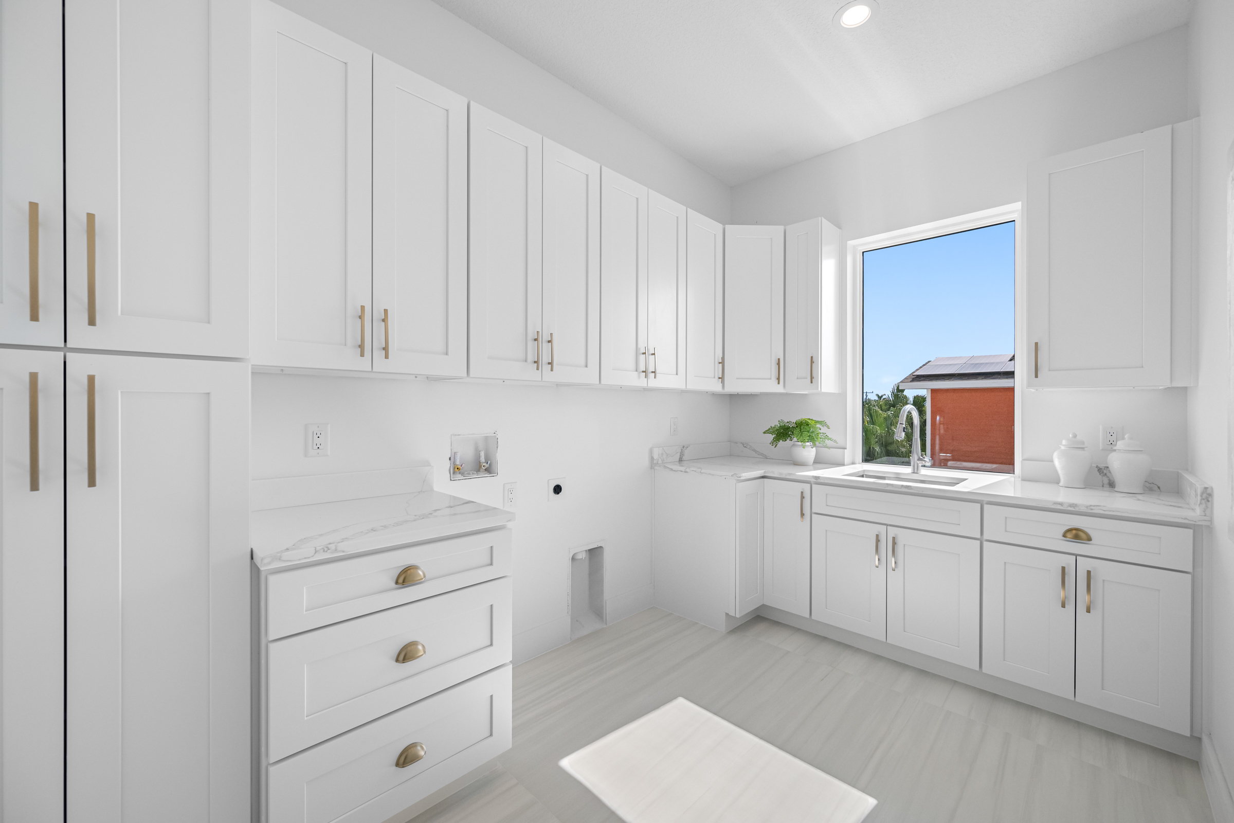 Madeira Beach, Florida, 33708, United States, 6 Bedrooms Bedrooms, ,6 BathroomsBathrooms,Residential,For Sale,1988521