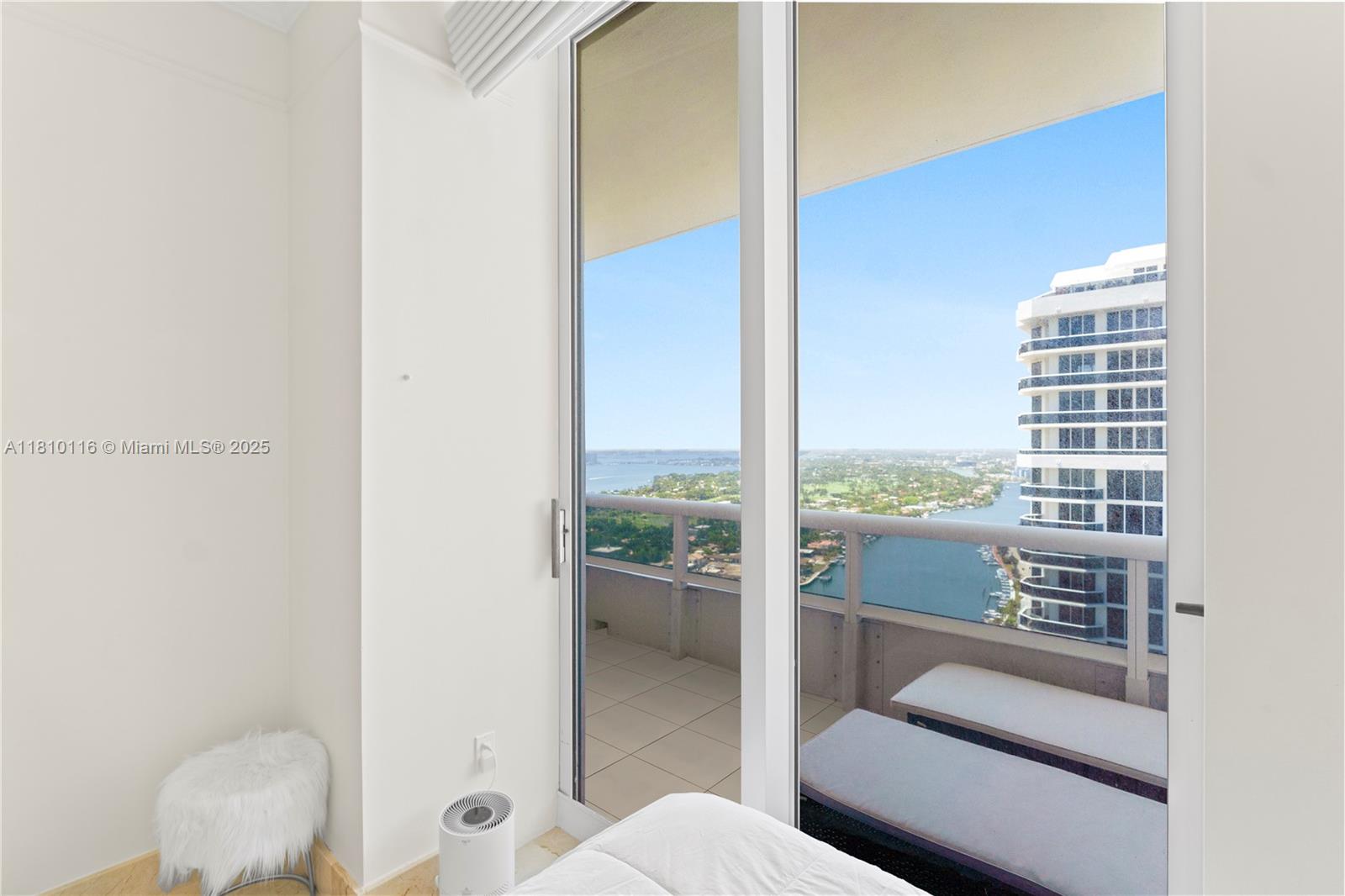 Miami Beach, Florida, 33140, United States, 2 Bedrooms Bedrooms, ,2 BathroomsBathrooms,Residential,For Sale,1838386
