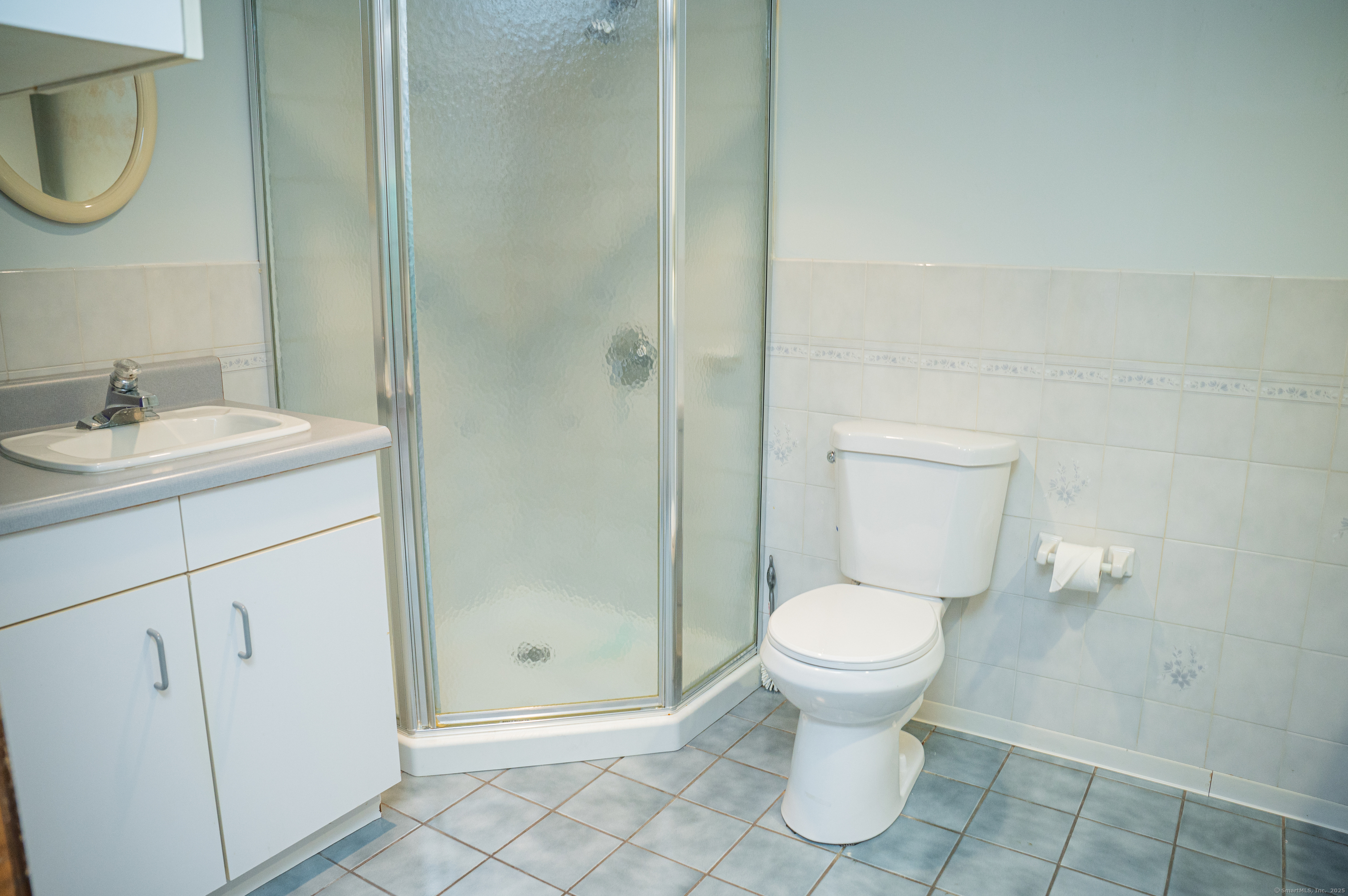 Branford, Connecticut, 06405, United States, 3 Bedrooms Bedrooms, ,2 BathroomsBathrooms,Residential,For Sale,1907106