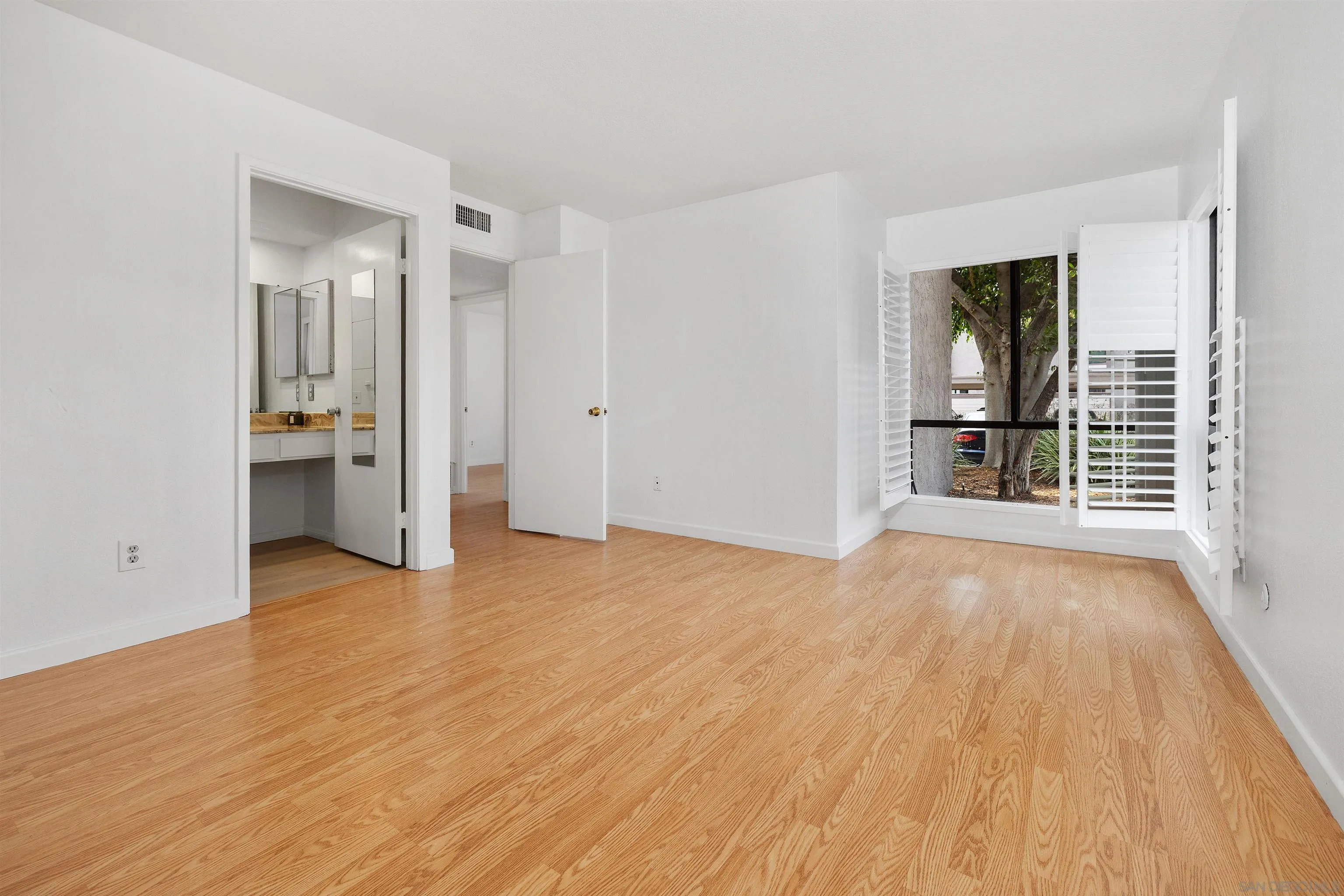 San Diego, California, 92123, United States, 3 Bedrooms Bedrooms, ,2 BathroomsBathrooms,Residential,For Sale,1897530