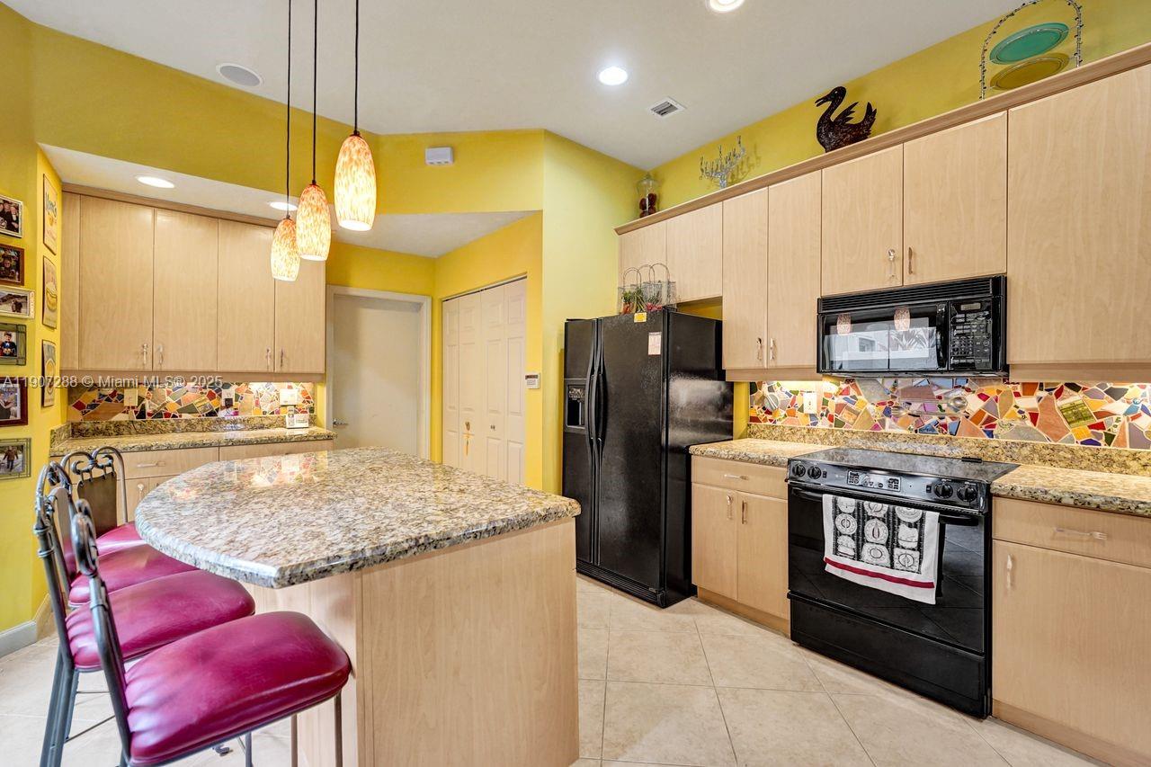 Hollywood, Florida, 33019, United States, 3 Bedrooms Bedrooms, ,3 BathroomsBathrooms,Residential,For Sale,1989592