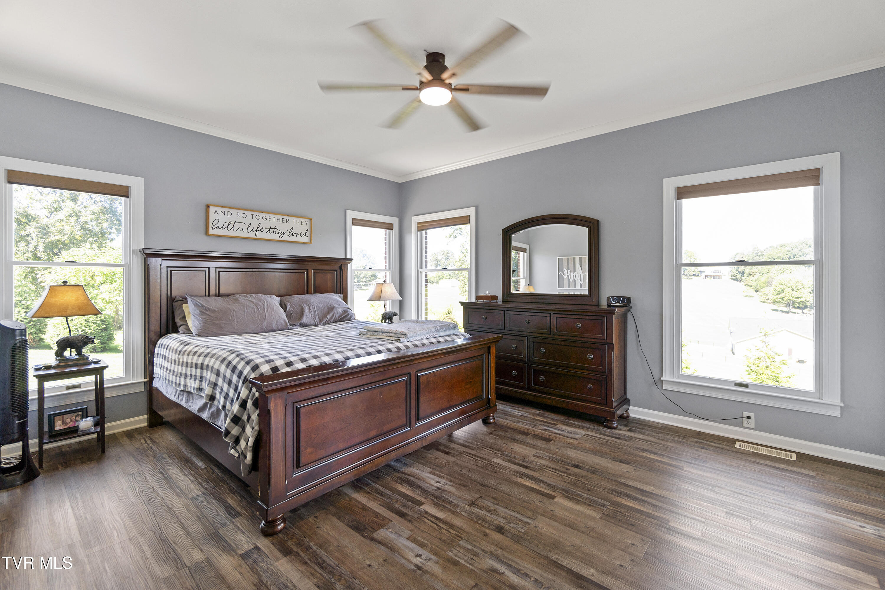 Greeneville, Tennessee, 37743, United States, 4 Bedrooms Bedrooms, ,3 BathroomsBathrooms,Residential,For Sale,1997780