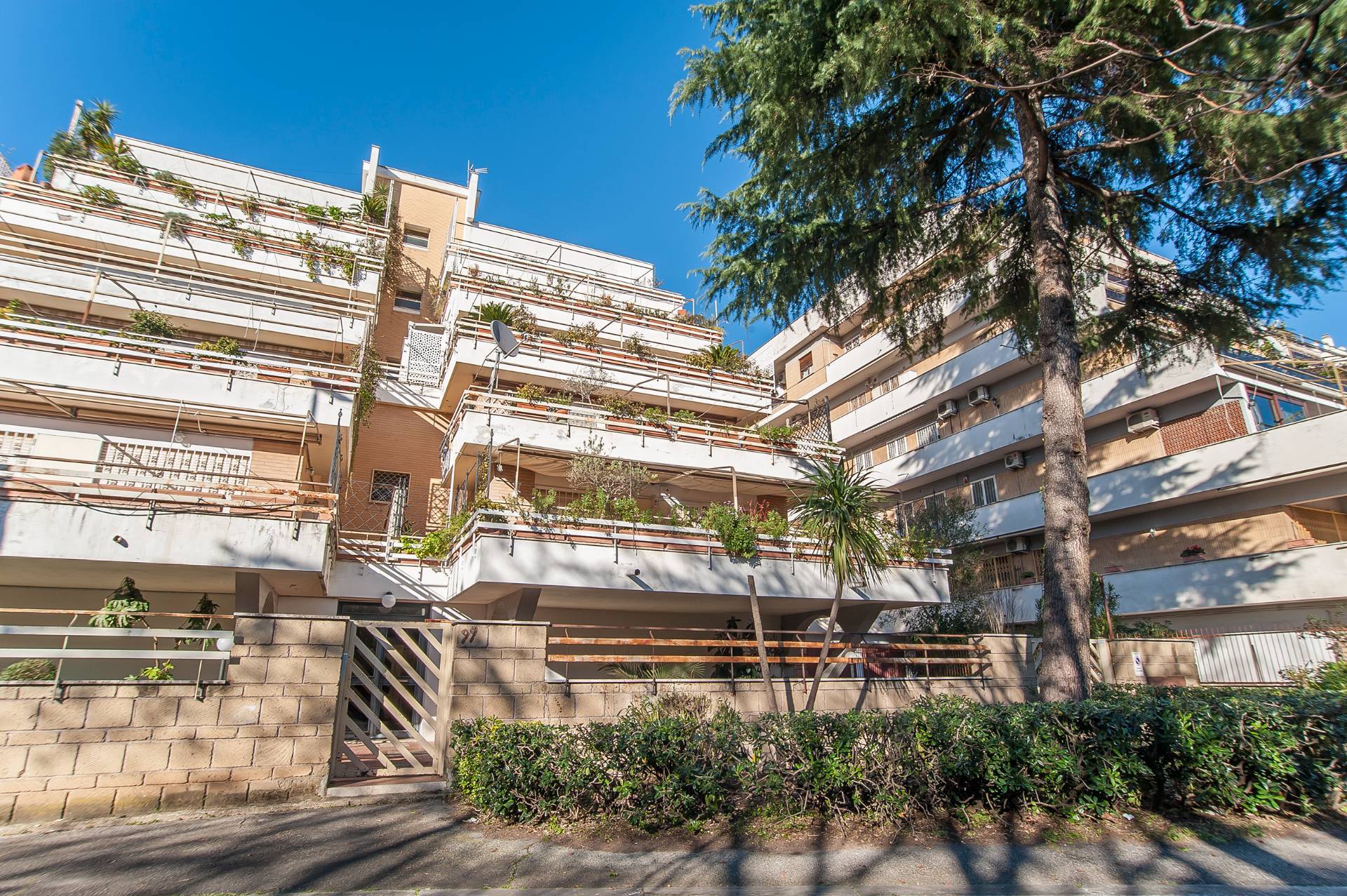Roma, Roma, 00100, IT, 5 Bedrooms Bedrooms, ,3 BathroomsBathrooms,Residential,For Sale,1738705
