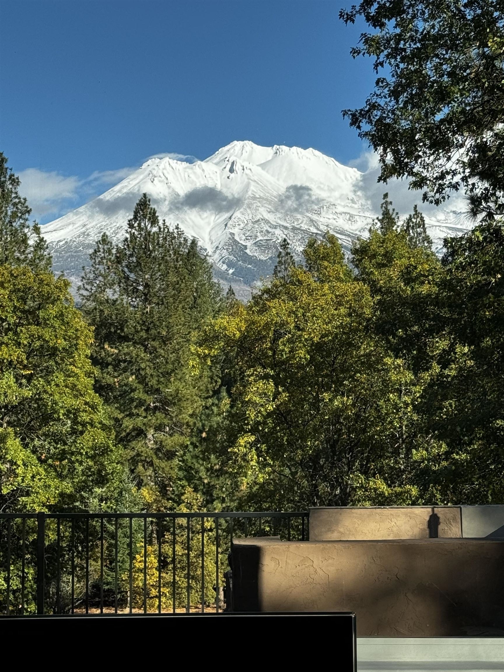 Weed, California, 96094, United States, 4 Bedrooms Bedrooms, ,3 BathroomsBathrooms,Residential,For Sale,2038321