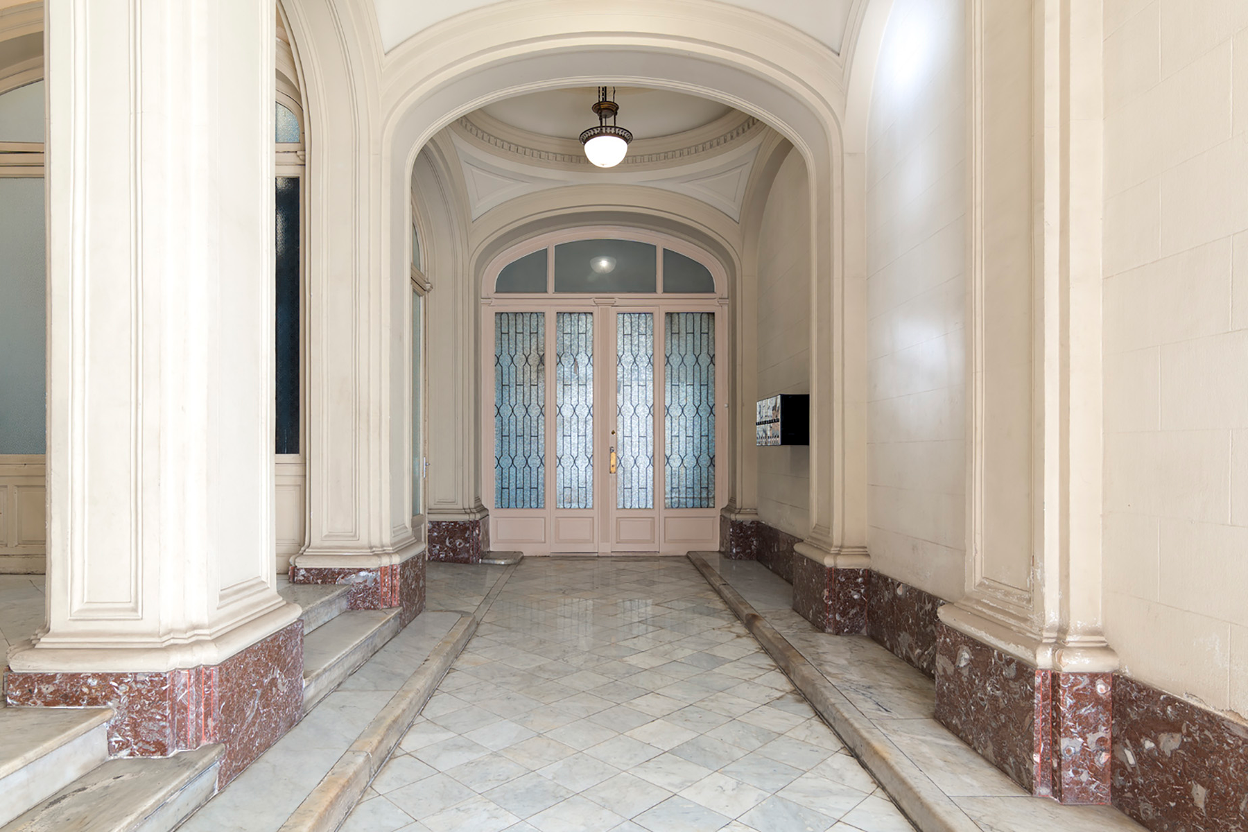  Spectacular corner apartment of large dimensions in Eixample - 物件實景