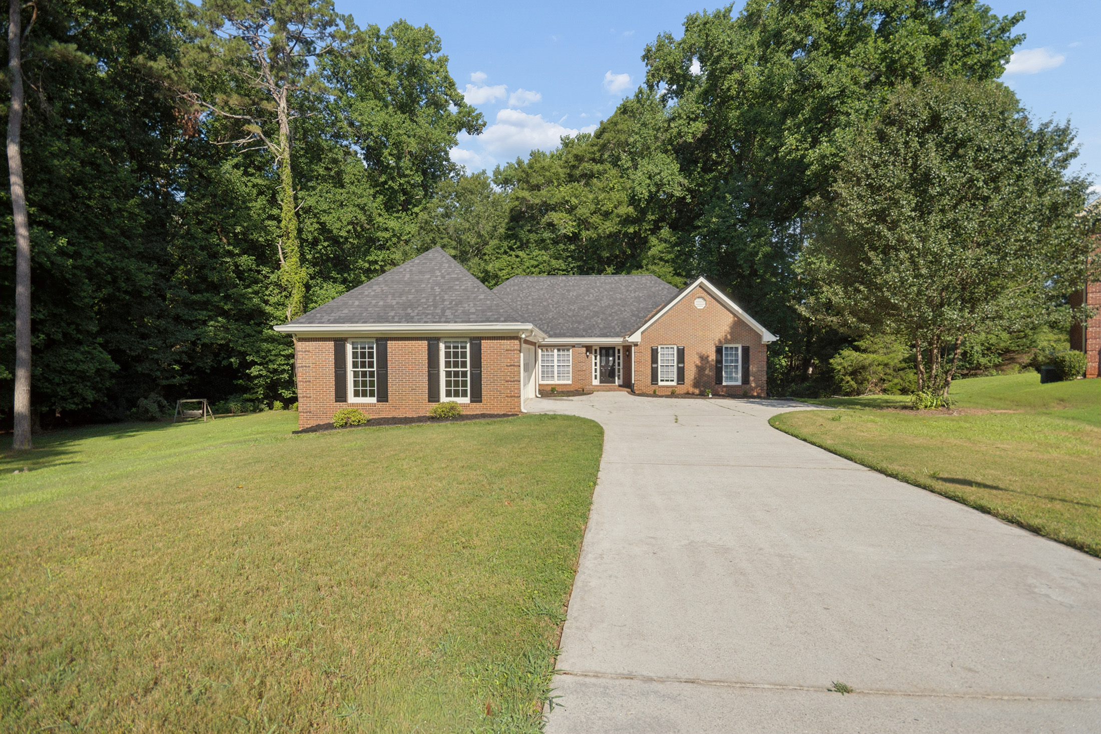  Beautifully Refreshed Ranch Nestled on an Expansive Cul-de-sac Lot - 物件實景