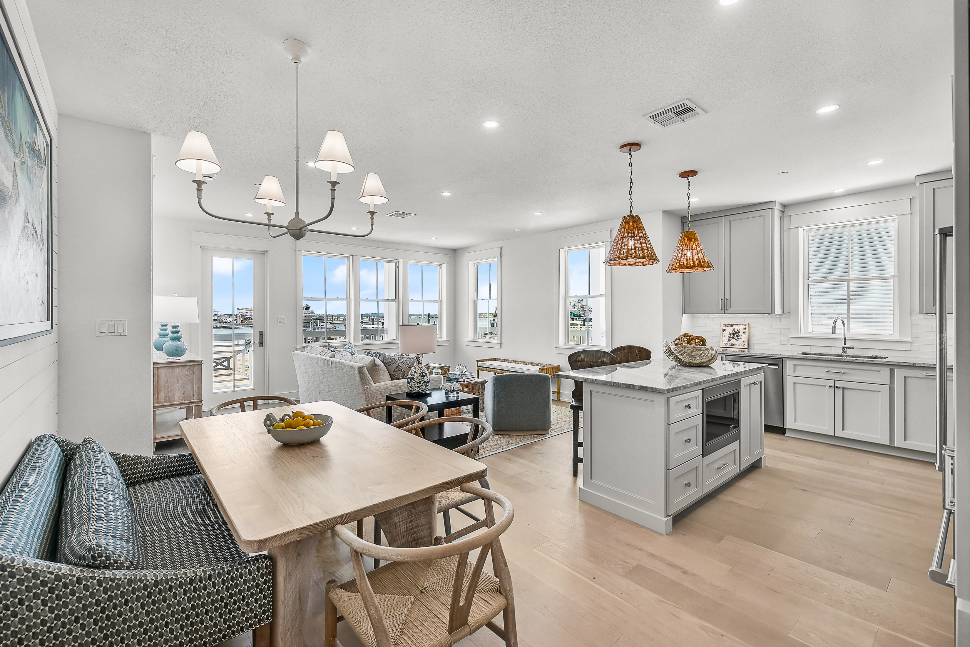  Coastal Elegance Meets Waterfront Living - 物件實景