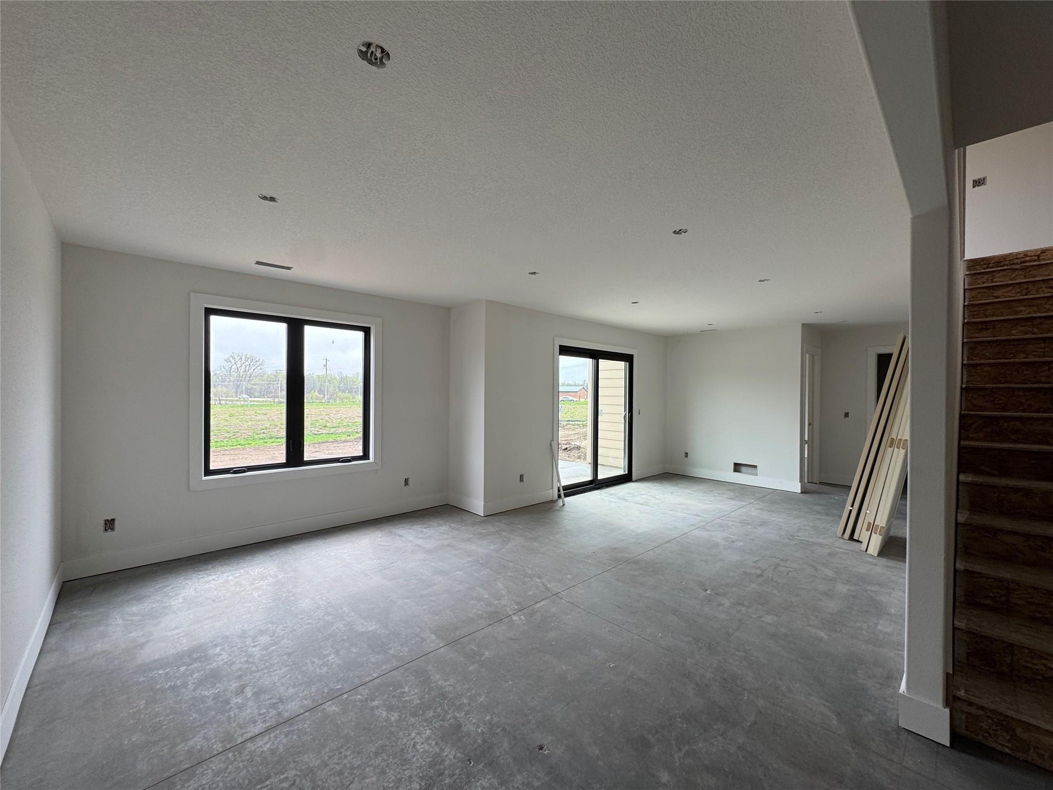 Johnston, Iowa, 50131, United States, 2 Bedrooms Bedrooms, ,3 BathroomsBathrooms,Residential,For Sale,1920594