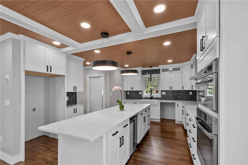 Warwick, Rhode Island, 02889, United States, 3 Bedrooms Bedrooms, ,2 BathroomsBathrooms,Residential,For Sale,1937520
