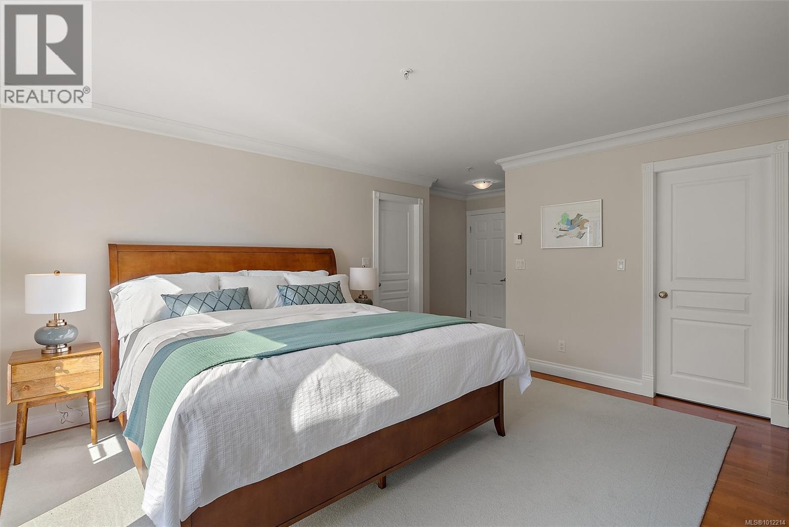 VICTORIA, British Columbia, V9A 7M5, CA, 4 Bedrooms Bedrooms, ,4 BathroomsBathrooms,Residential,For Sale,1947216