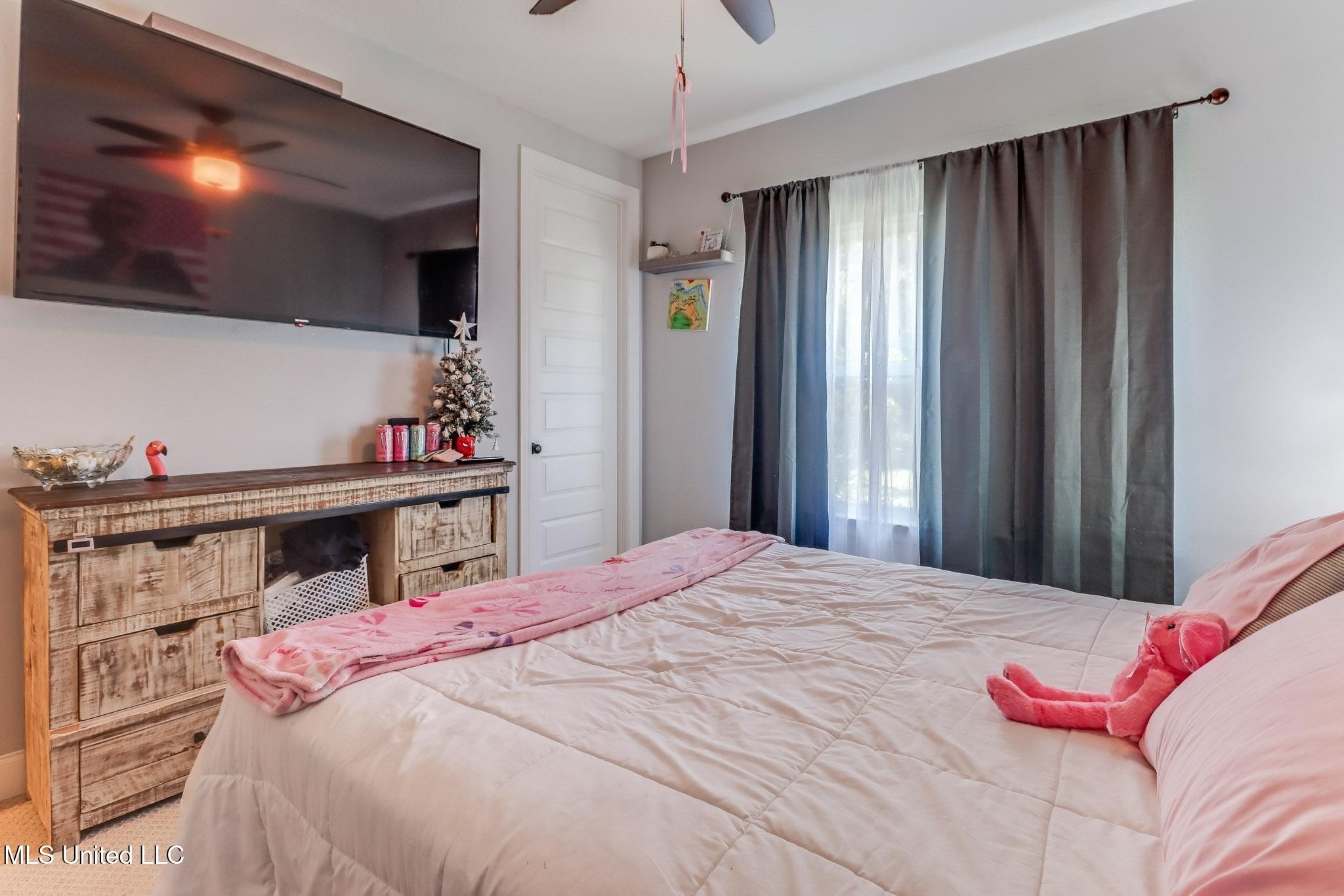 Biloxi, Mississippi, 39532, United States, 6 Bedrooms Bedrooms, ,3 BathroomsBathrooms,Residential,For Sale,1931877