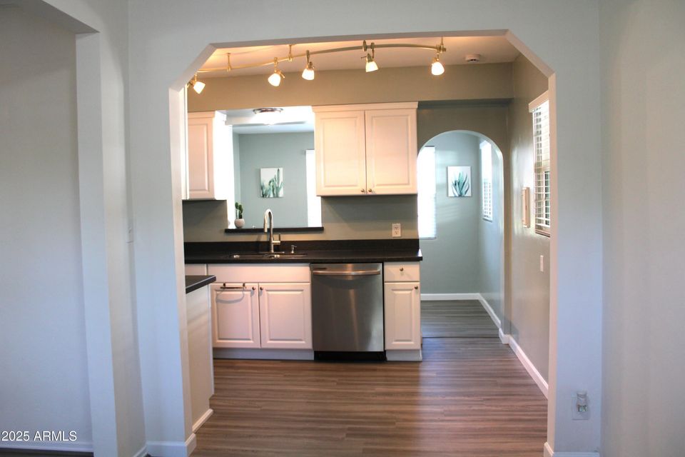 Phoenix, Arizona, 85013, United States, 3 Bedrooms Bedrooms, ,1 BathroomBathrooms,Residential,For Sale,1851751