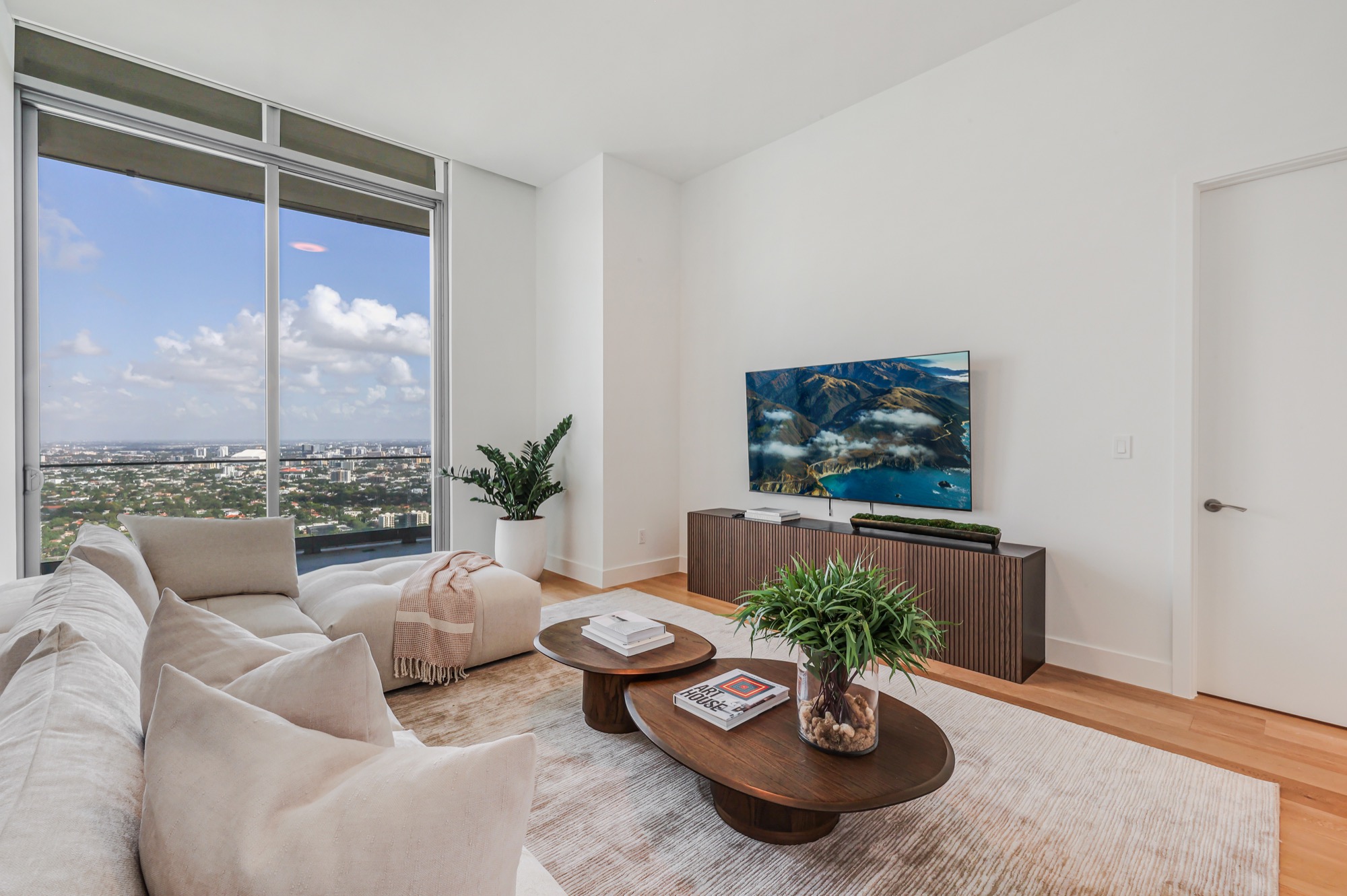  175 SE 25 Road, Miami, FL, 33129 - 物件實景
