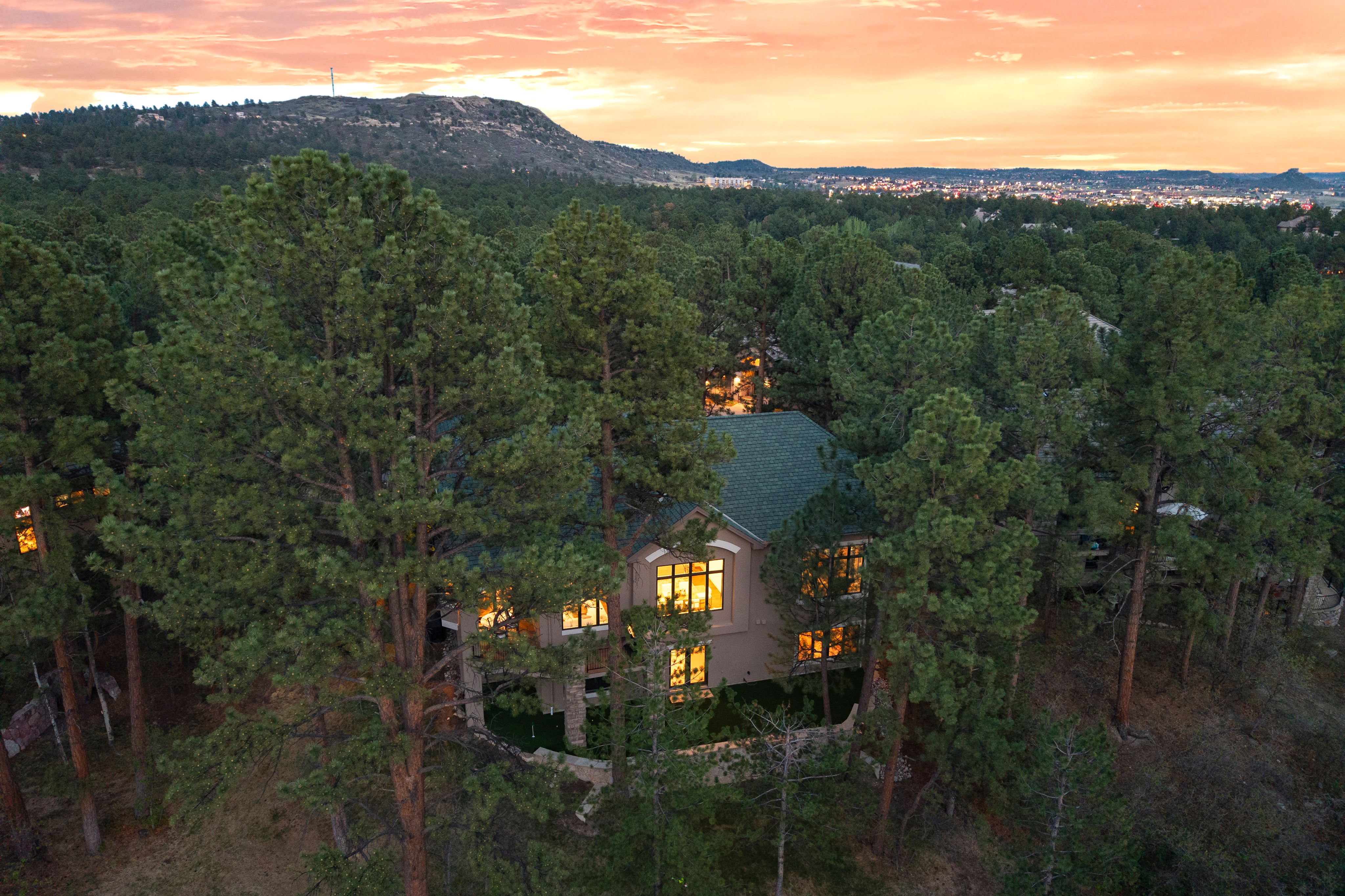  Completely Reimagined - Full-Scale Reconstruction Home In Gated Castle Pines - 物件實景