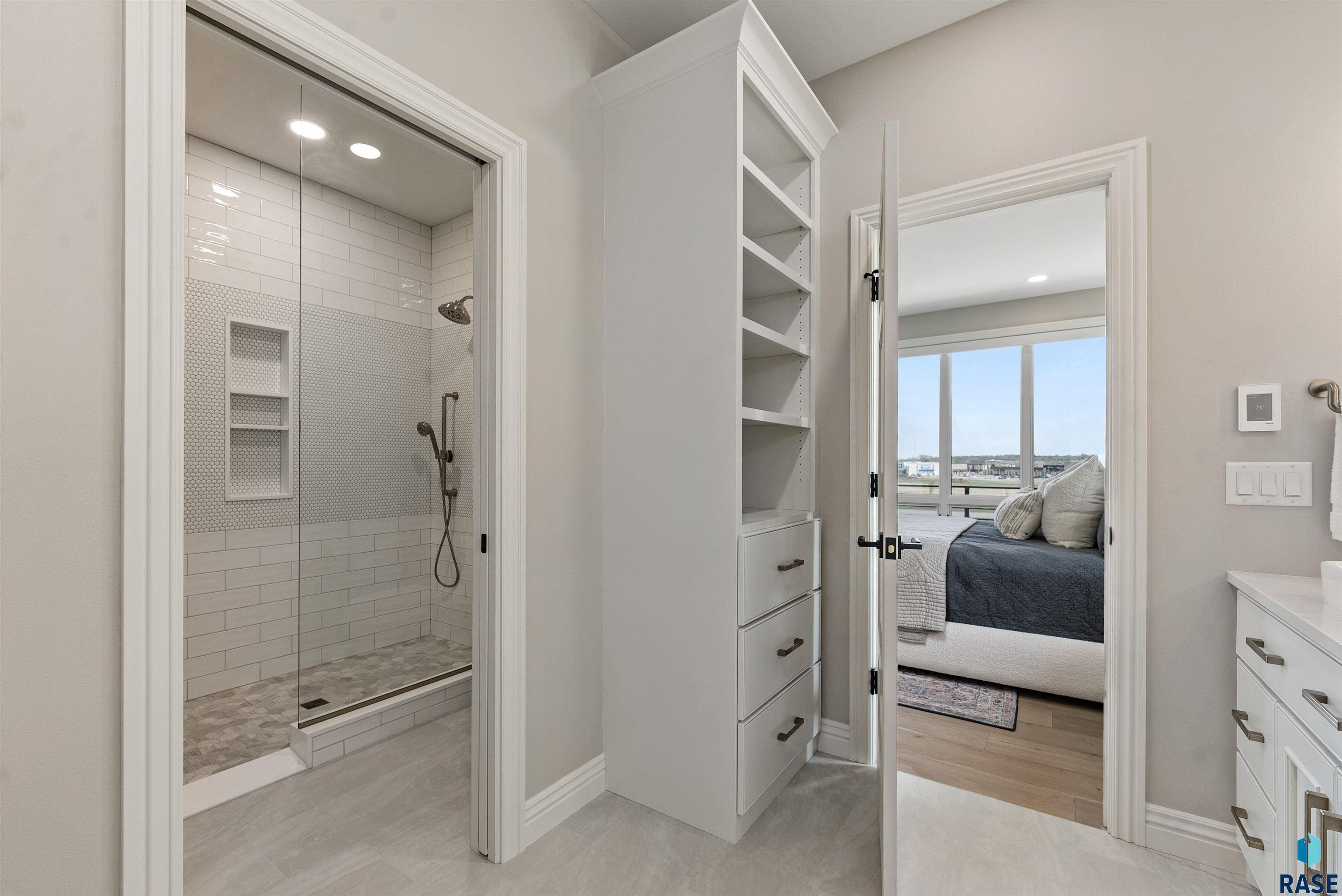 Sioux Falls, South Dakota, 57106, United States, ,Residential,For Sale,1986219