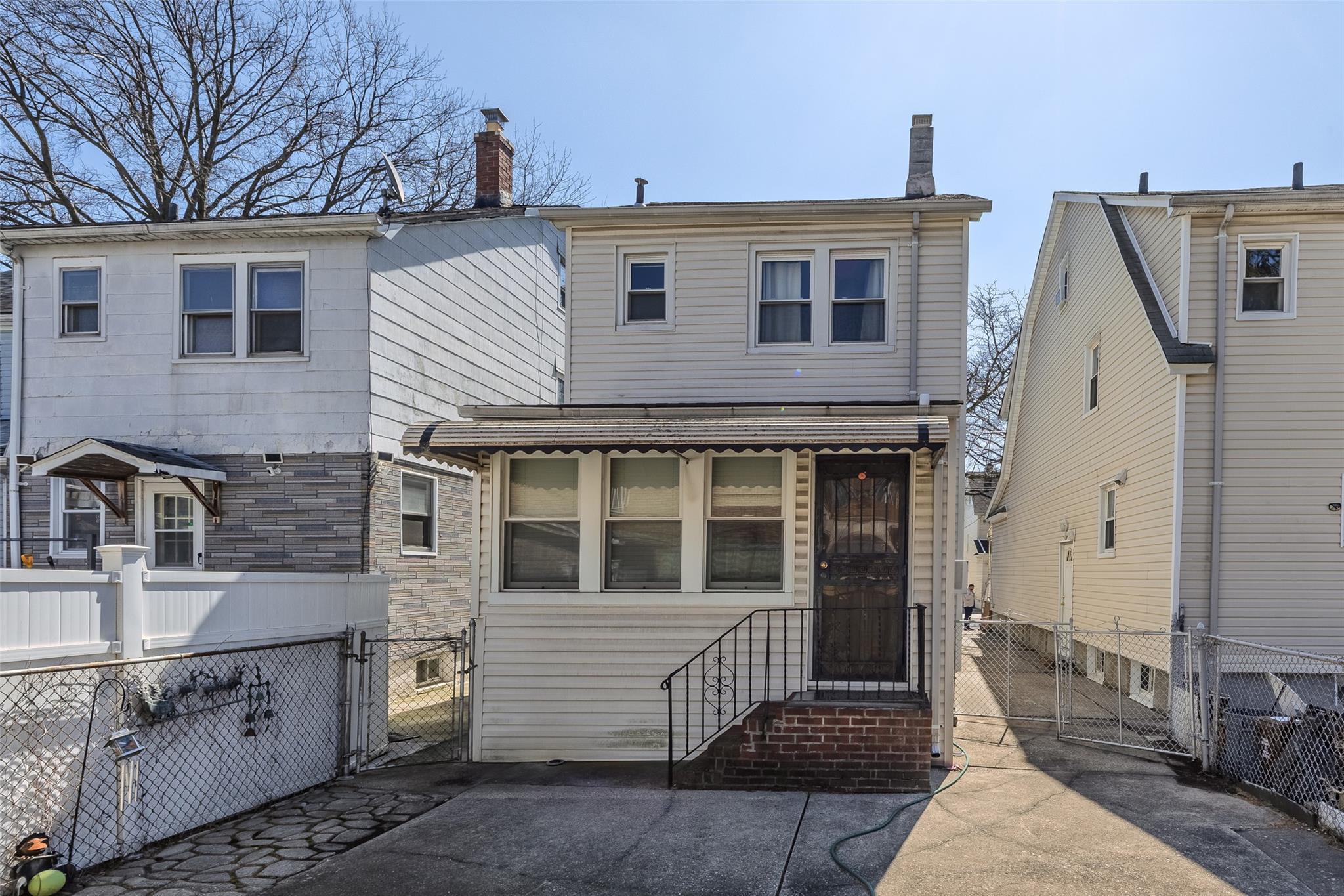 Queens Village, New York, 11428, United States, 4 Bedrooms Bedrooms, ,2 BathroomsBathrooms,Residential,For Sale,1752730