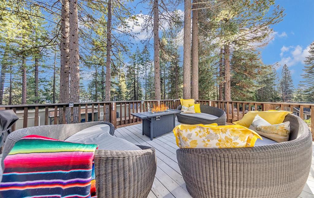 Lake Almanor Country Club, California, 96137, United States, 3 Bedrooms Bedrooms, ,3 BathroomsBathrooms,Residential,For Sale,1999657