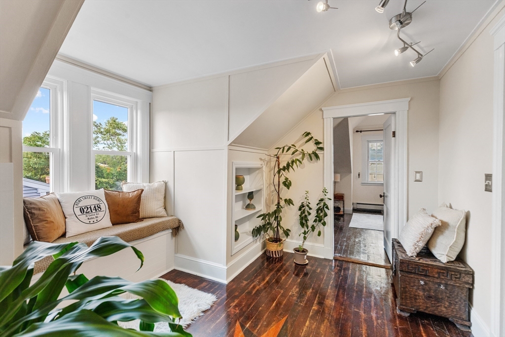 Malden, Massachusetts, 02148, United States, 5 Bedrooms Bedrooms, ,5 BathroomsBathrooms,Residential,For Sale,1984195