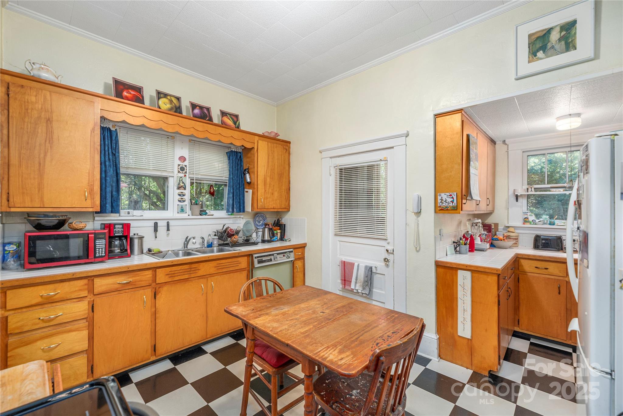 Asheville, North Carolina, 28806, United States, 3 Bedrooms Bedrooms, ,1 BathroomBathrooms,Residential,For Sale,1895241