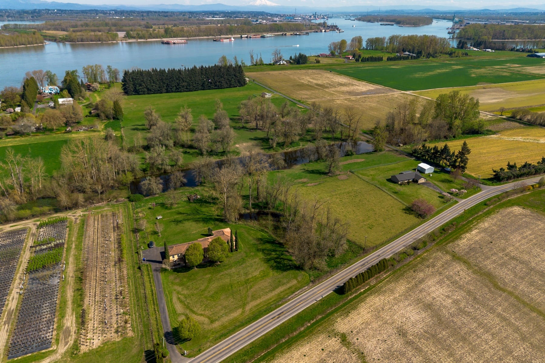  19330 NW GILLIHAN RD Portland, OR 97231 - 物件實景