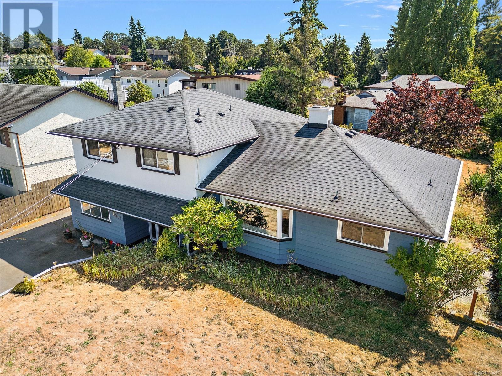 SAANICH, British Columbia, V8N 2E2, CA, 4 Bedrooms Bedrooms, ,3 BathroomsBathrooms,Residential,For Sale,1950351