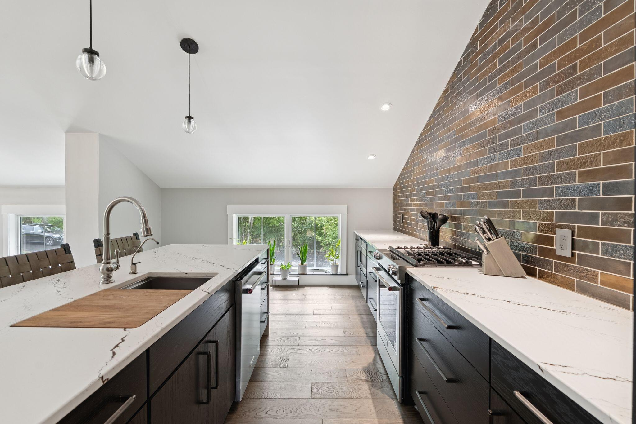 Falmouth, Maine, 04105, United States, 3 Bedrooms Bedrooms, ,4 BathroomsBathrooms,Residential,For Sale,1975511