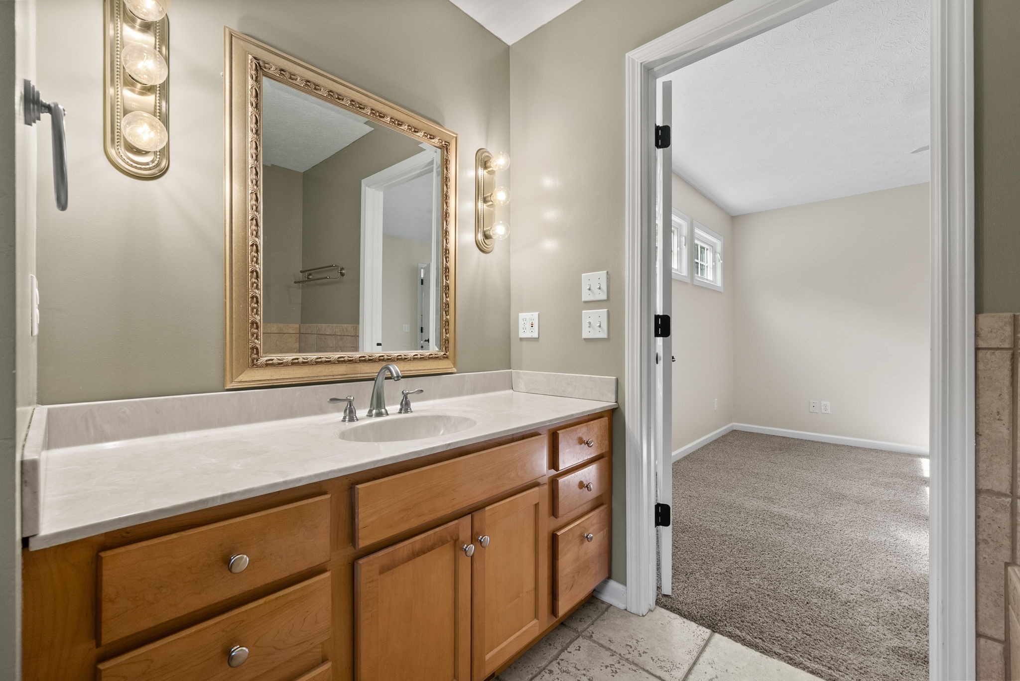 Cadiz, Kentucky, 42211, United States, 4 Bedrooms Bedrooms, ,3 BathroomsBathrooms,Residential,For Sale,1977115