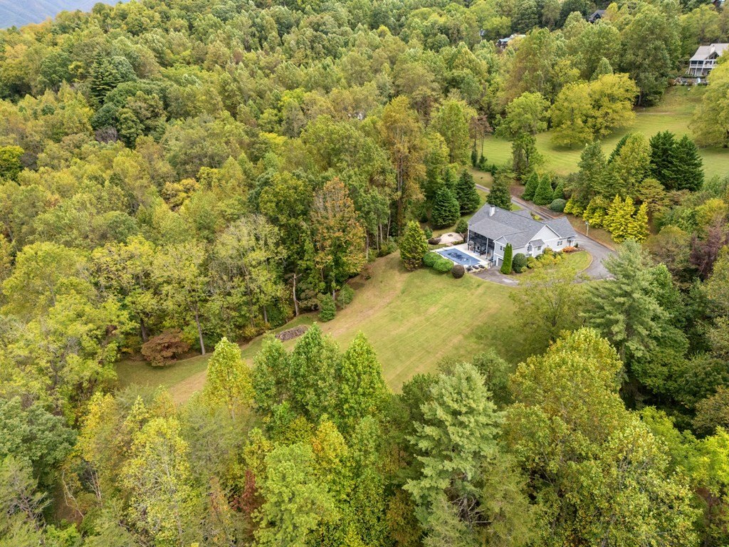 Hayesville, North Carolina, 28904, United States, 3 Bedrooms Bedrooms, ,4 BathroomsBathrooms,Residential,For Sale,1974136