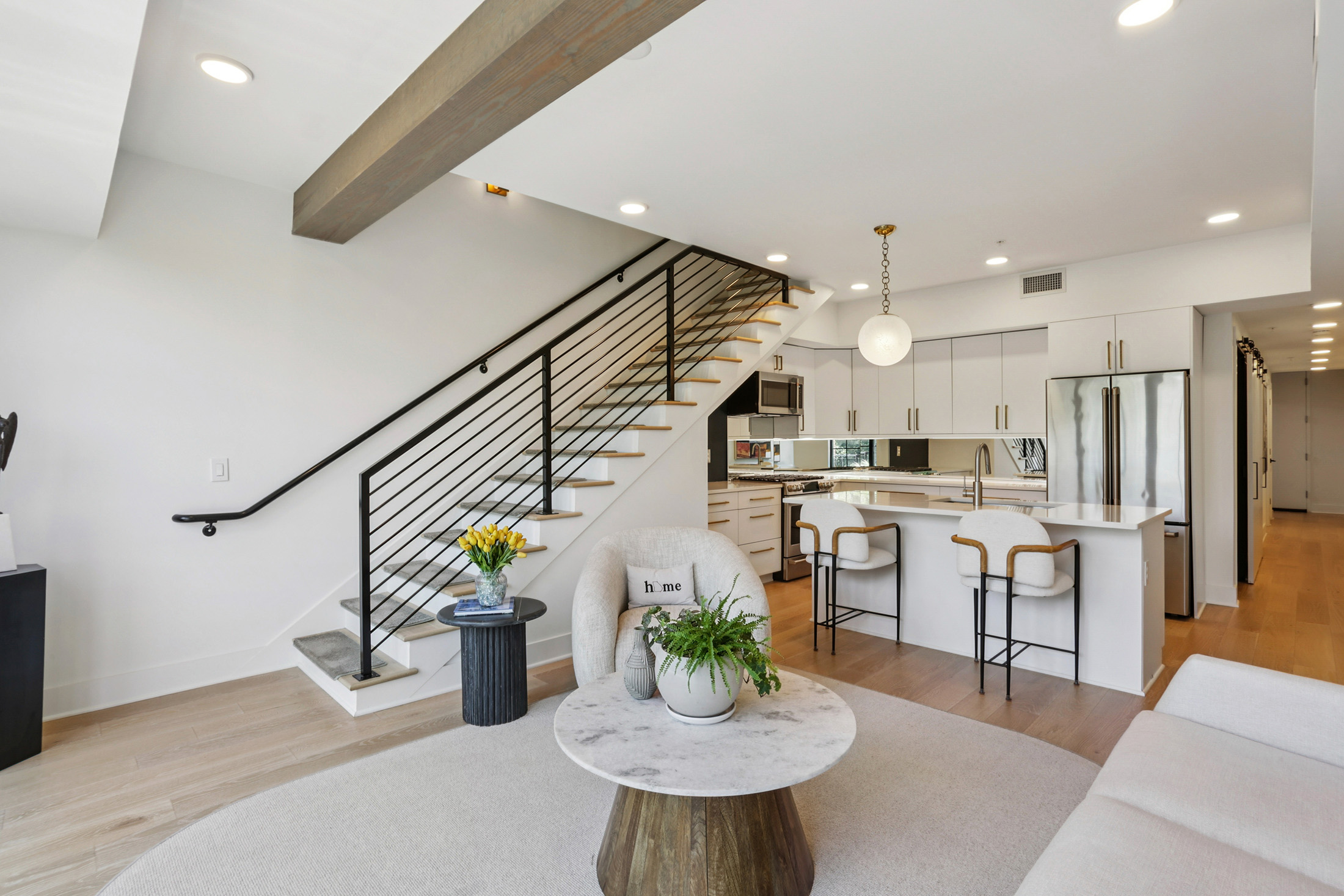  Modern Two-story Loft with Private Rooftop Deck - 物件實景