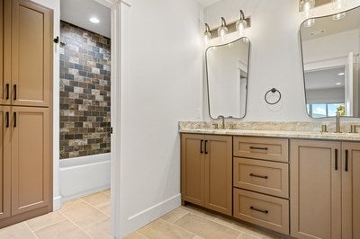 Blairsville, Georgia, 30512, United States, 4 Bedrooms Bedrooms, ,6 BathroomsBathrooms,Residential,For Sale,1940462