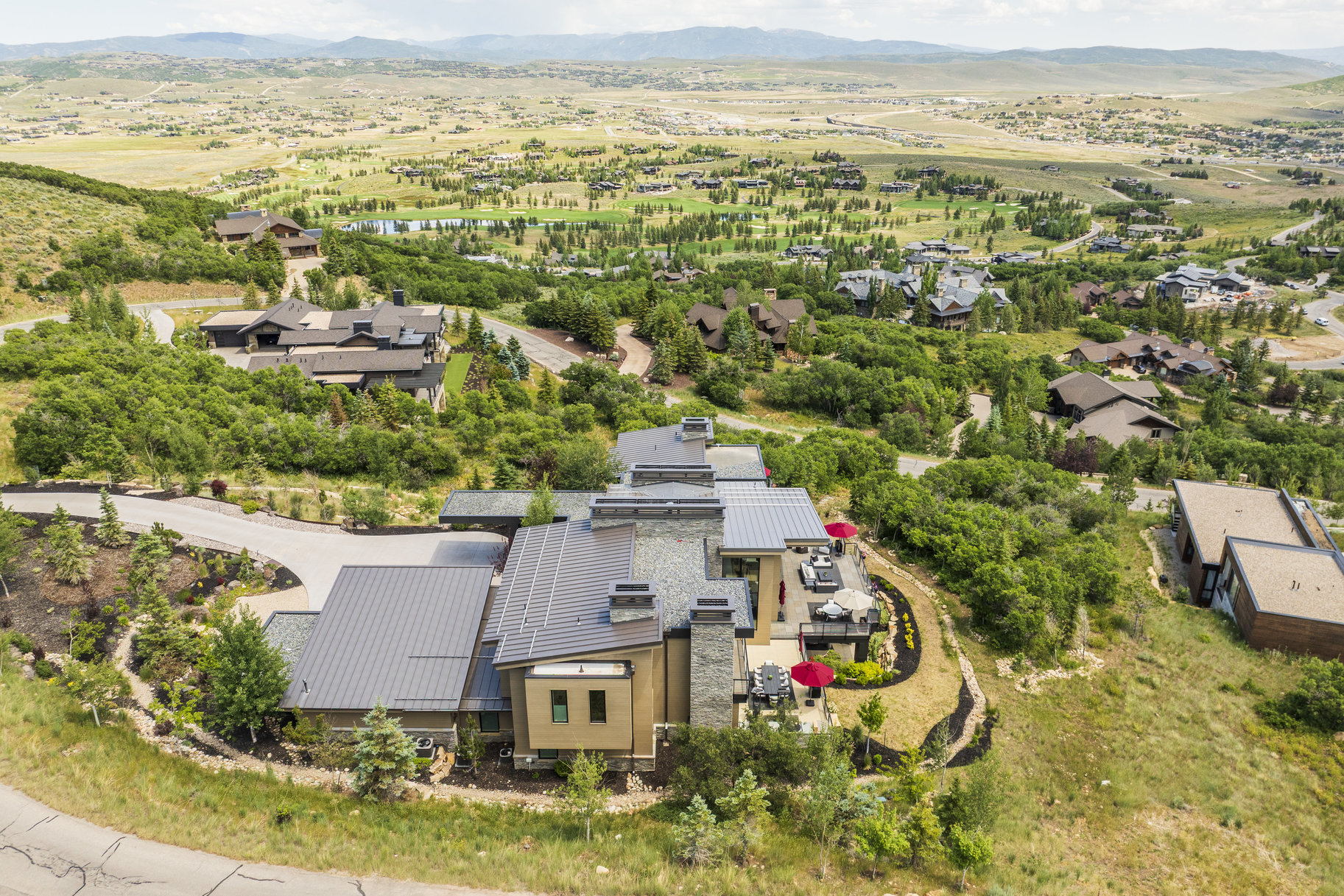  Sophisticated Mountain Design with Unmatched Views in an Elite Setting - 物件實景