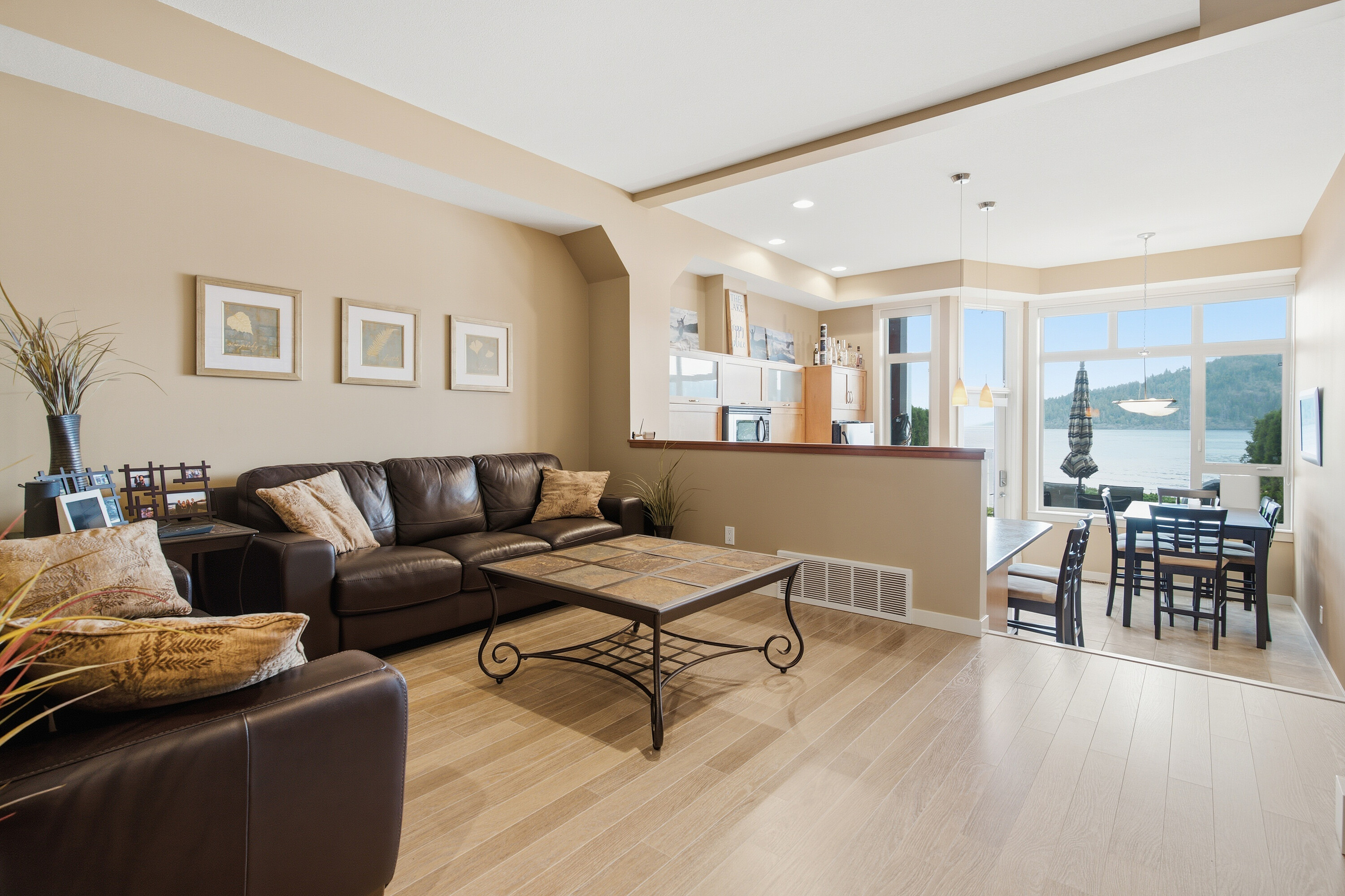  Premier Lakeshore Living - 物件實景