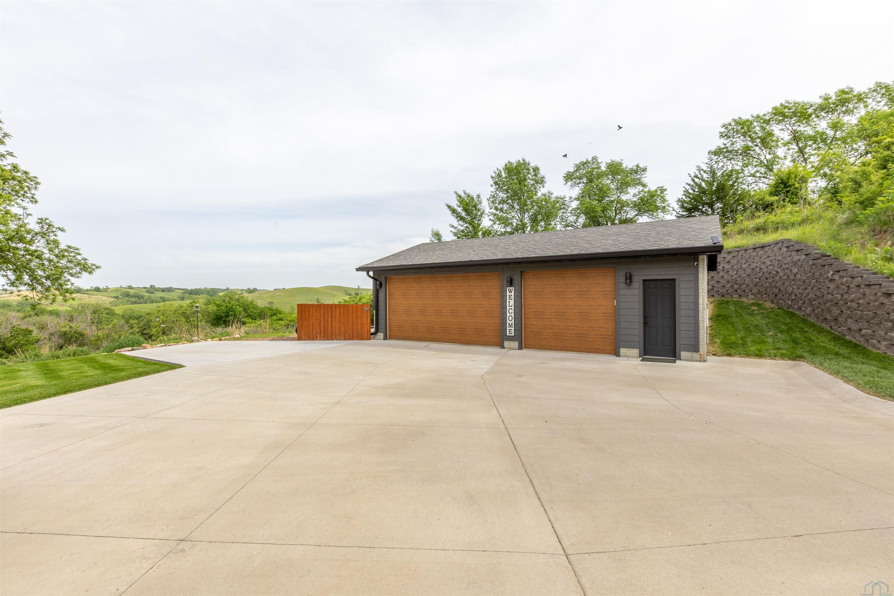 Sioux City, Iowa, 51108, United States, 4 Bedrooms Bedrooms, ,3 BathroomsBathrooms,Residential,For Sale,2048927