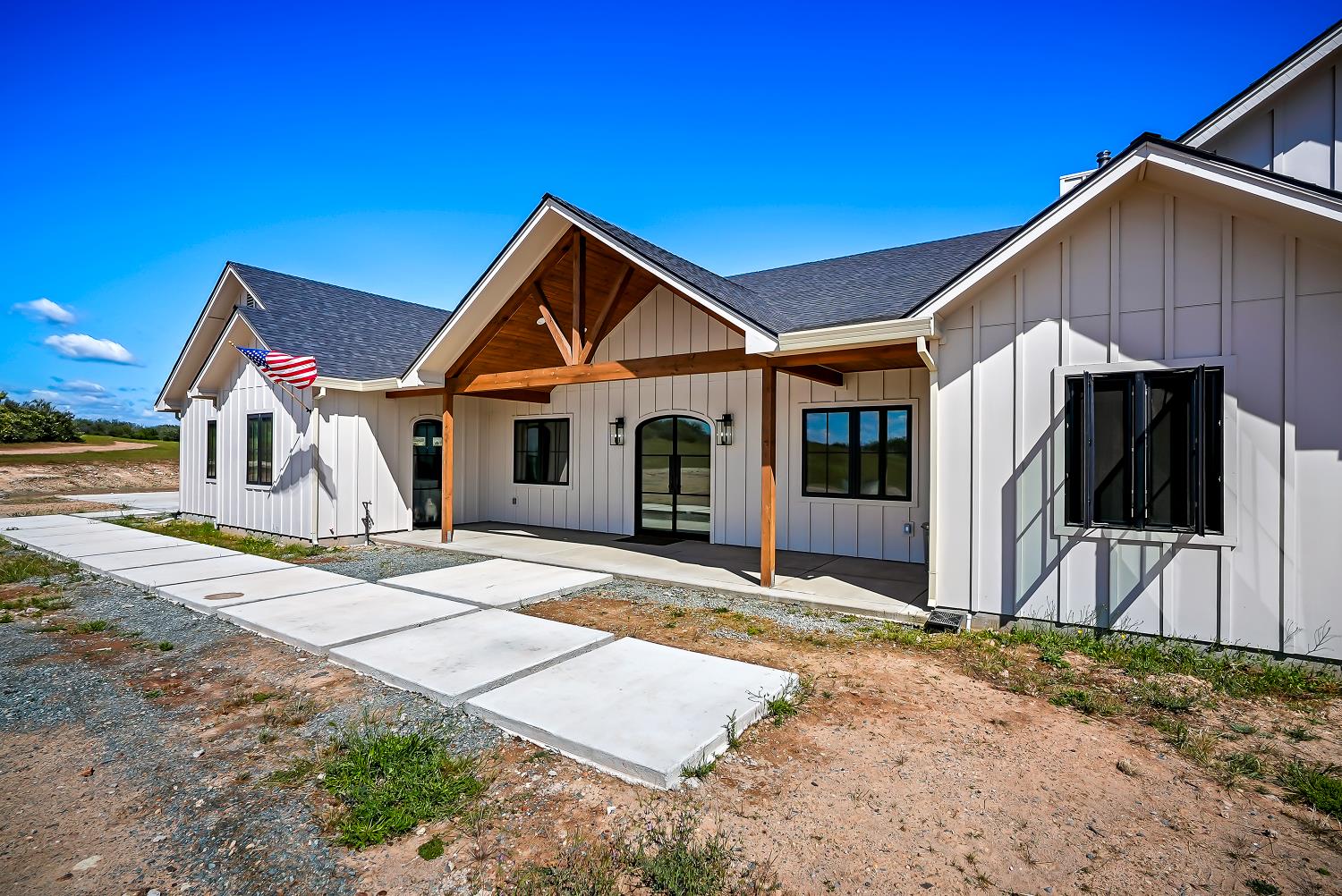 Burson, California, 95225, United States, 4 Bedrooms Bedrooms, ,4 BathroomsBathrooms,Residential,For Sale,2040271