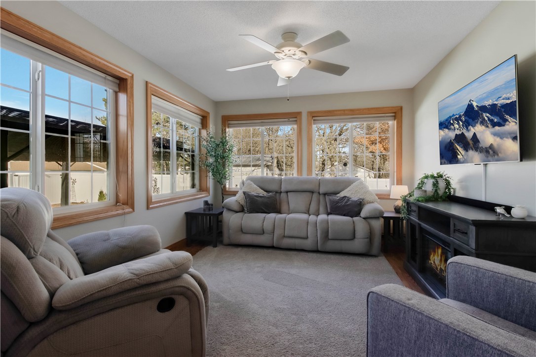 Chippewa Falls, Wisconsin, 54729, United States, 3 Bedrooms Bedrooms, ,4 BathroomsBathrooms,Residential,For Sale,1994232