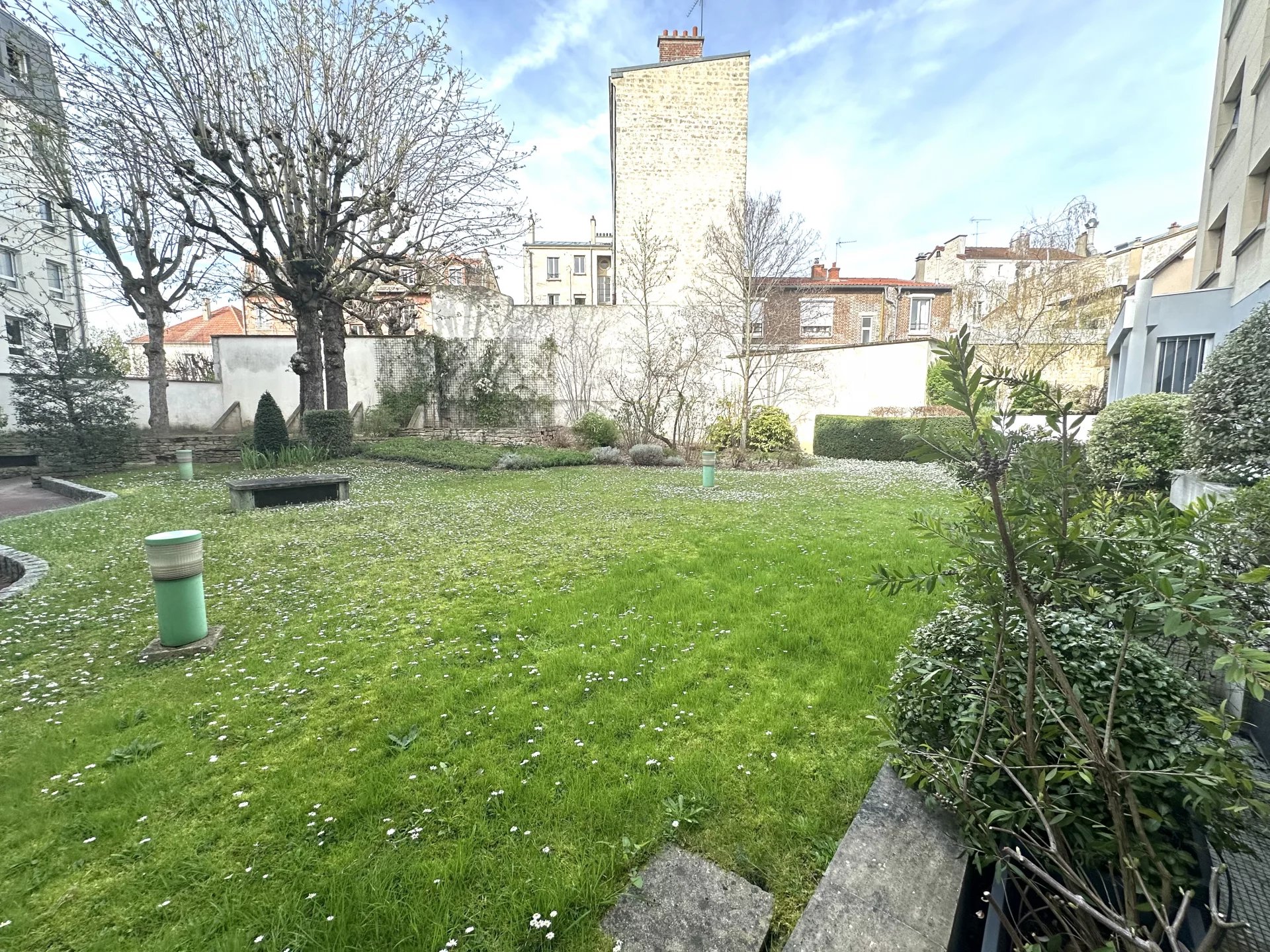 Le Vésinet, Île-de-France, 78110, FR, 3 Bedrooms Bedrooms, ,4 BathroomsBathrooms,Residential,For Sale,1994882