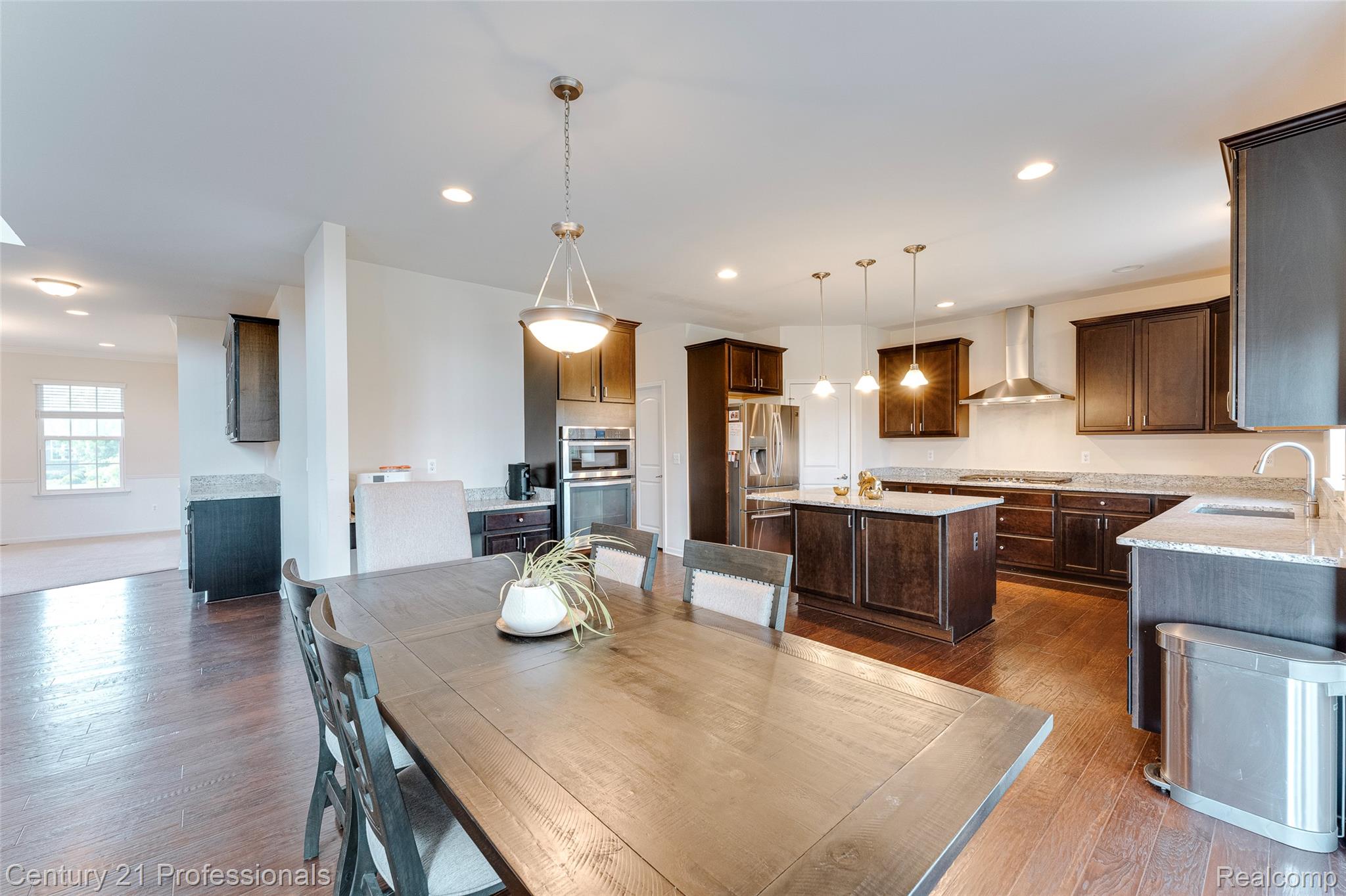 Canton, Michigan, 48187, United States, 5 Bedrooms Bedrooms, ,6 BathroomsBathrooms,Residential,For Sale,1908049