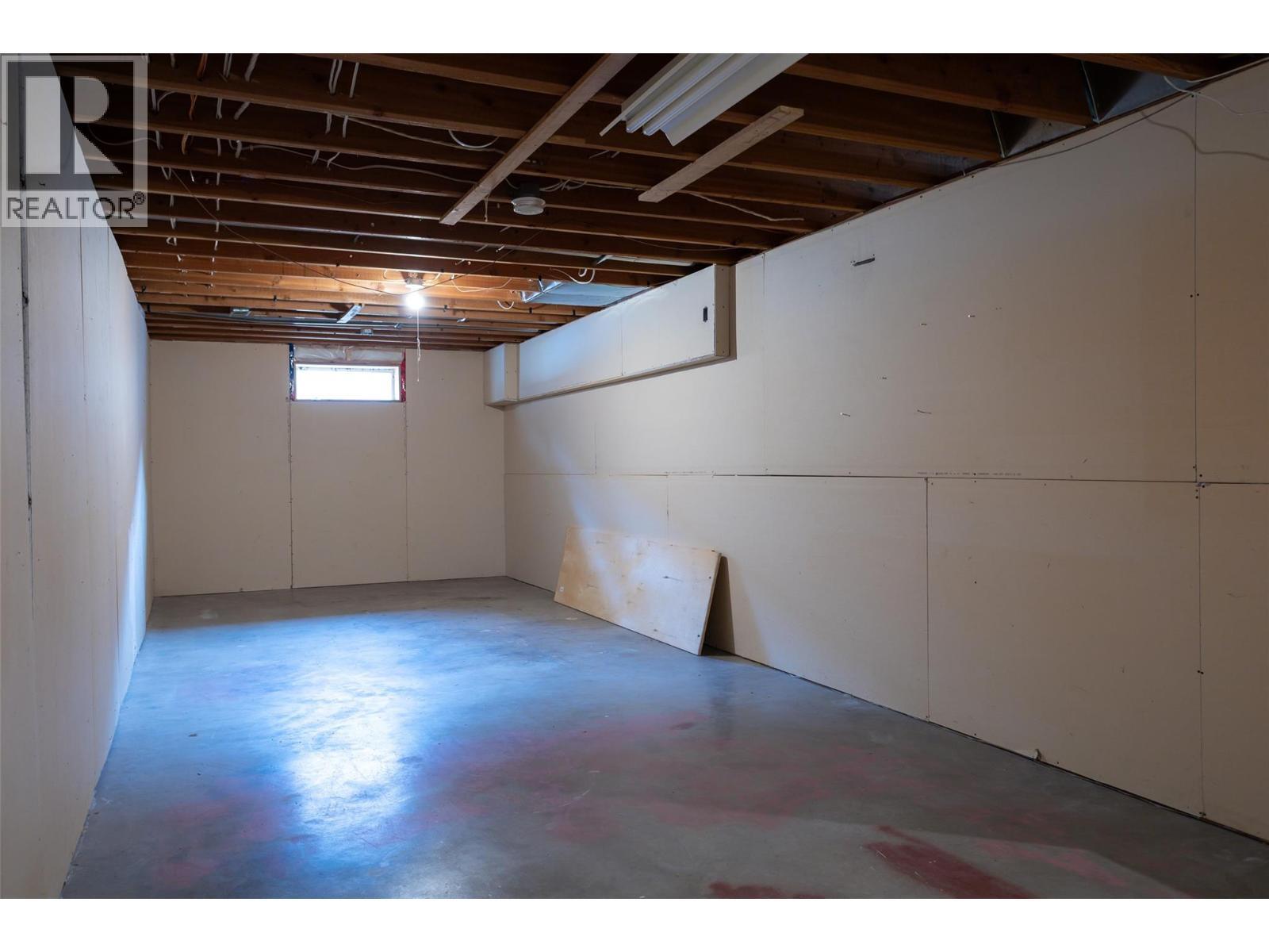 KELOWNA, British Columbia, V1V 1E2, CA, 4 Bedrooms Bedrooms, ,3 BathroomsBathrooms,Residential,For Sale,1961625