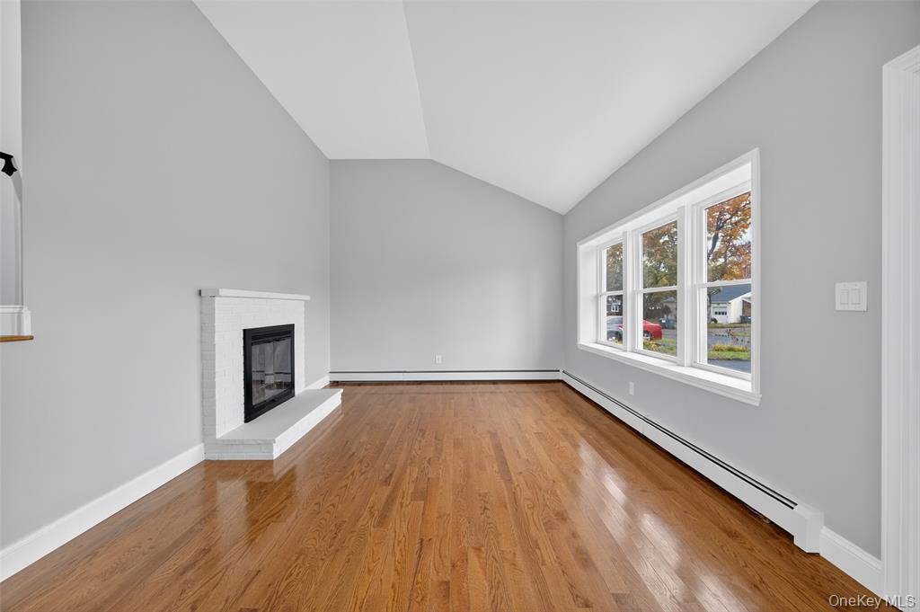 Saugerties, New York, 12477, United States, 4 Bedrooms Bedrooms, ,3 BathroomsBathrooms,Residential,For Sale,1986051