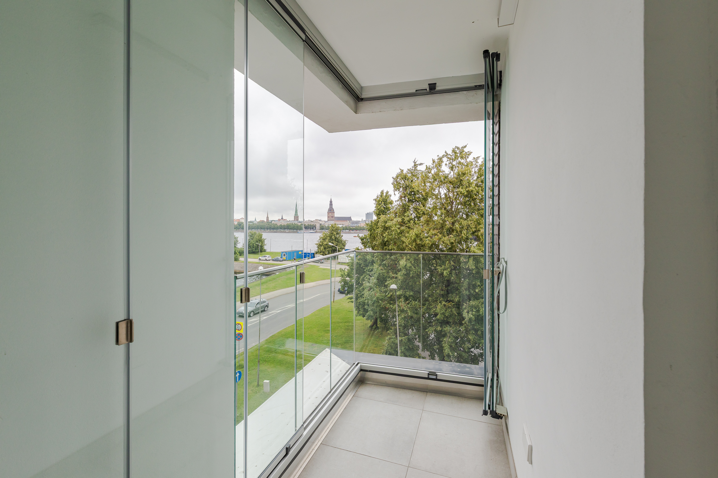  4 room apartment with furniture and with view river Daugava - 物件實景