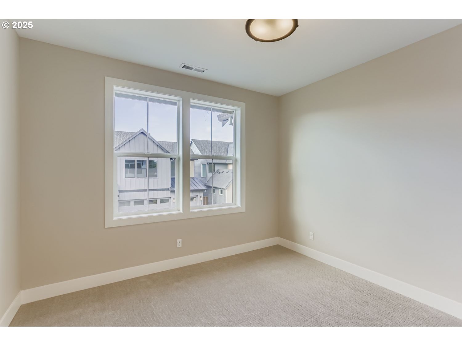 Portland, Oregon, 97229, United States, 4 Bedrooms Bedrooms, ,3 BathroomsBathrooms,Residential,For Sale,2000132