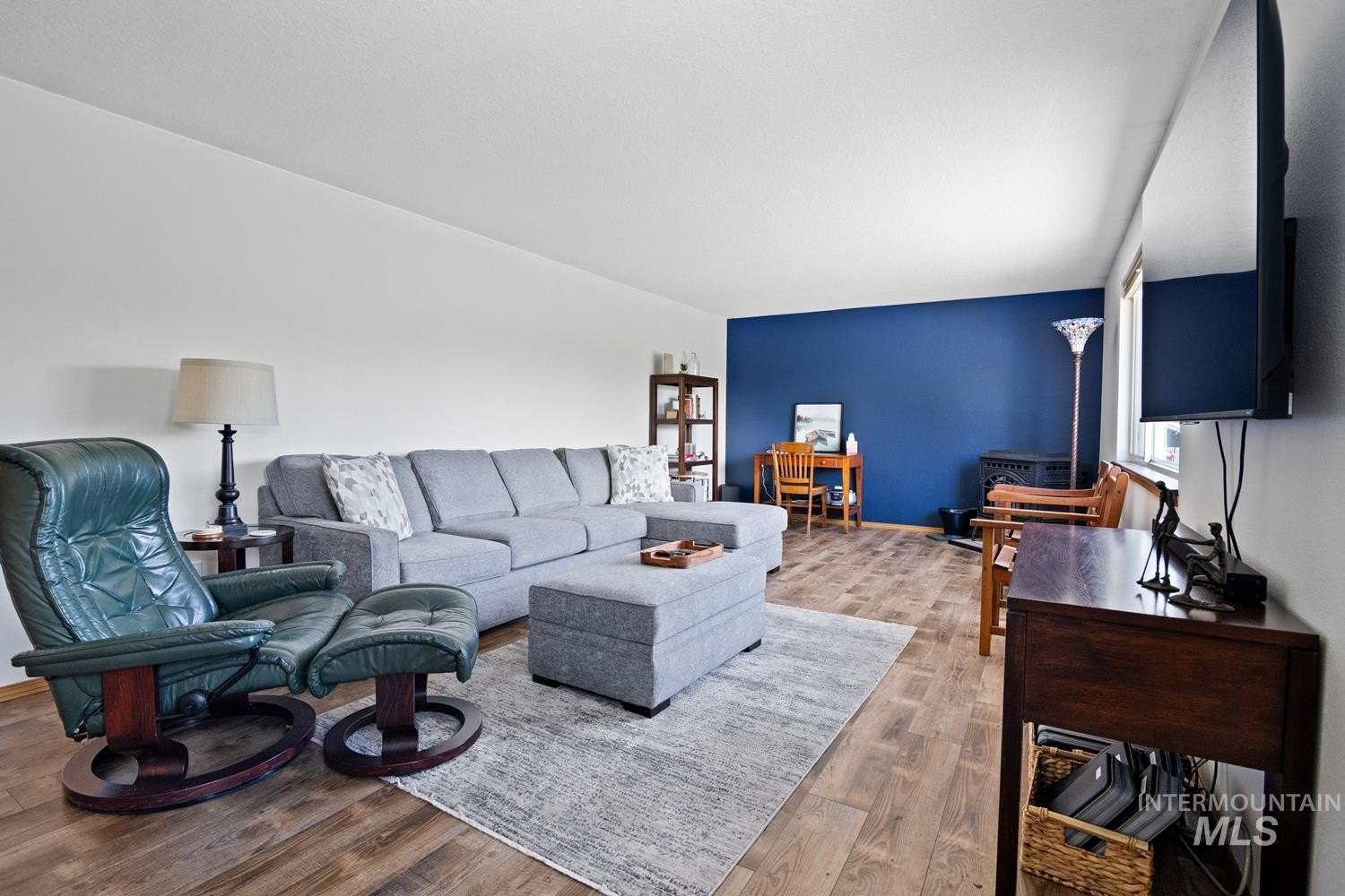 McCall, Idaho, 83638, United States, 3 Bedrooms Bedrooms, ,2 BathroomsBathrooms,Residential,For Sale,2049223