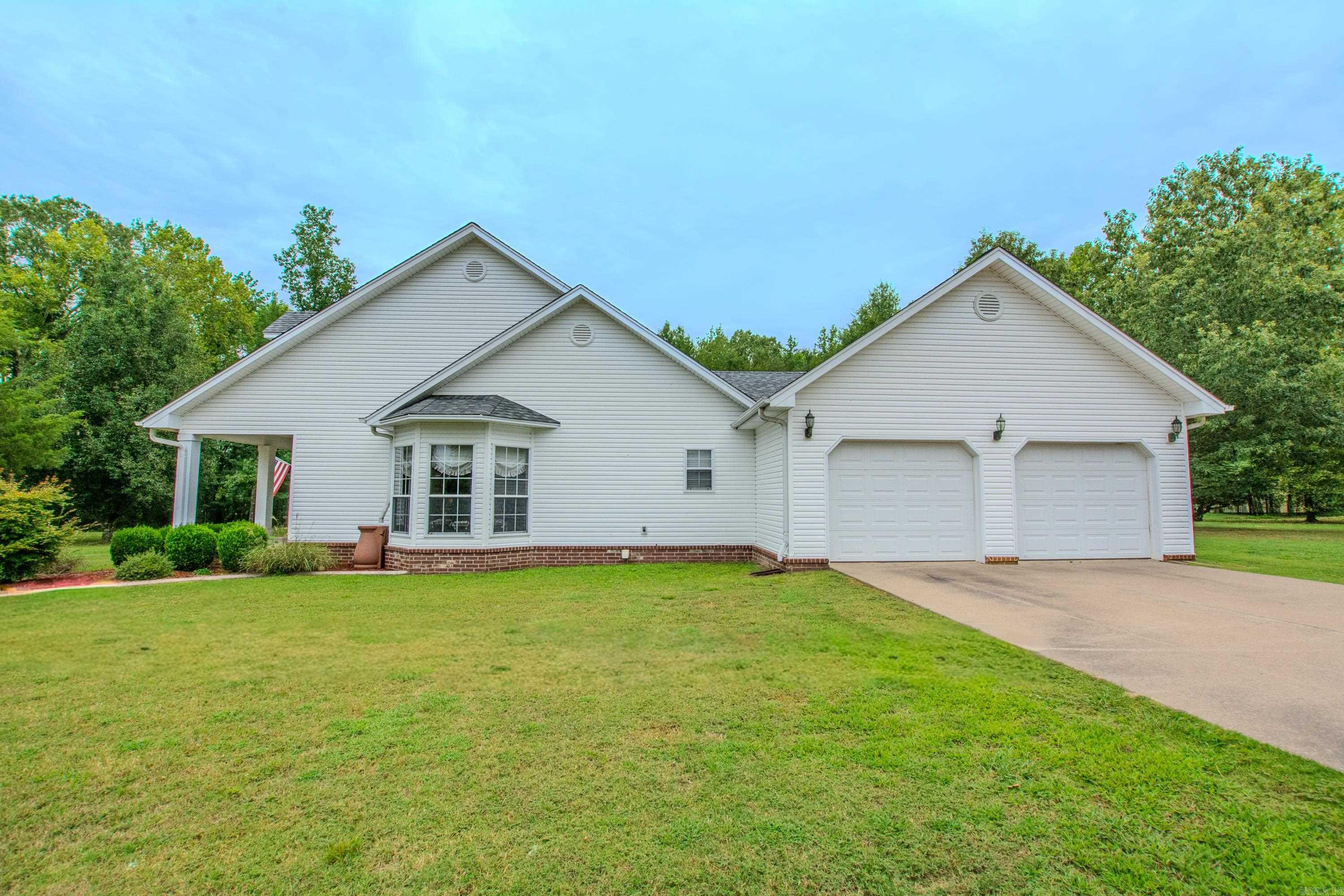 Benton, Arkansas, 72019, United States, 4 Bedrooms Bedrooms, ,4 BathroomsBathrooms,Residential,For Sale,1932840