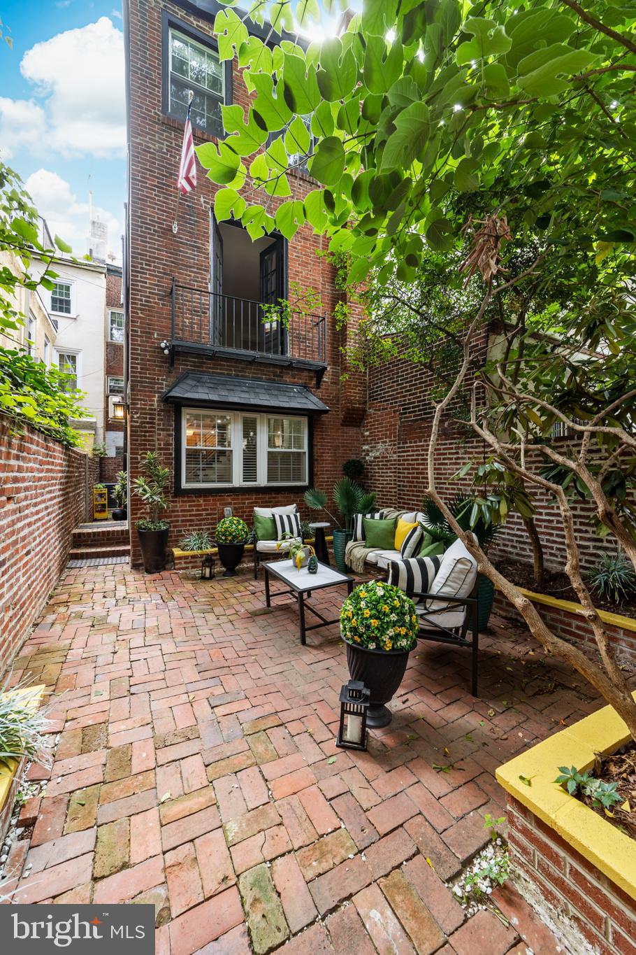 PHILADELPHIA, Pennsylvania, 19107, United States, 3 Bedrooms Bedrooms, ,3 BathroomsBathrooms,Residential,For Sale,1989862