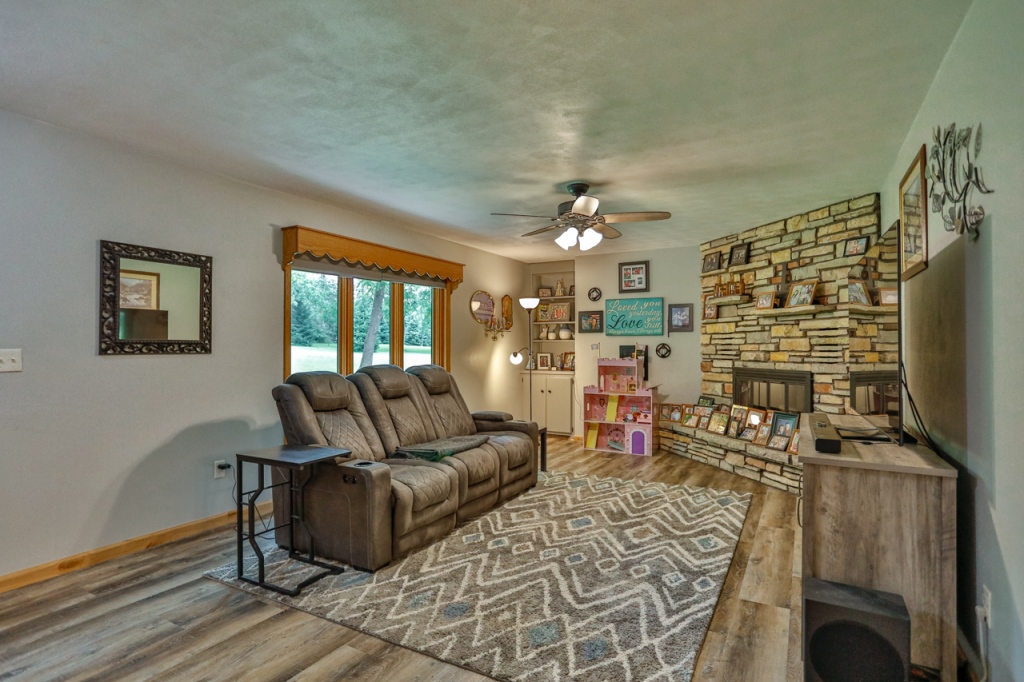 Wausau, Wisconsin, 54401, United States, 3 Bedrooms Bedrooms, ,3 BathroomsBathrooms,Residential,For Sale,1874102