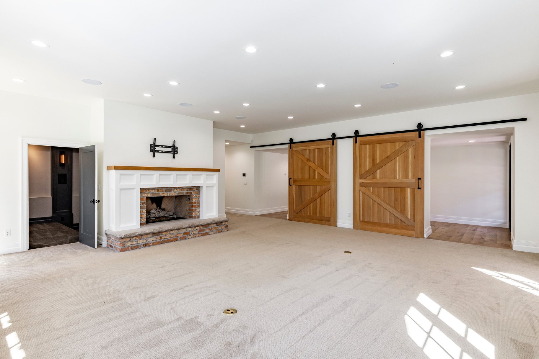  Stunning Tudor Estate in Premier Walker Lane Neighborhood - 物件實景